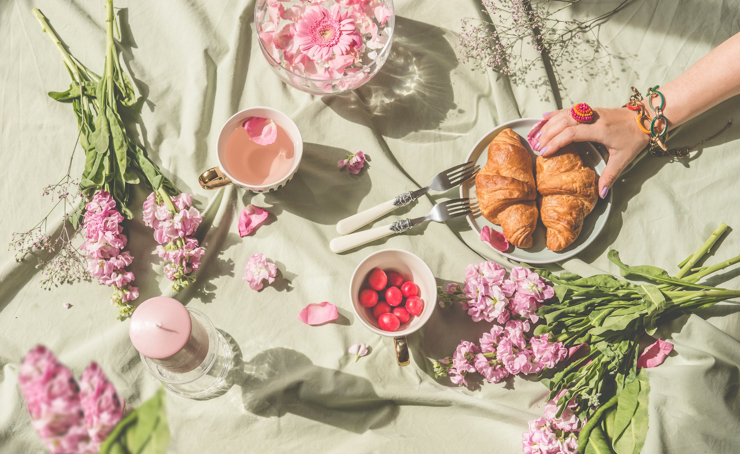 How To Pull Off A Perfect Picnic At Home 