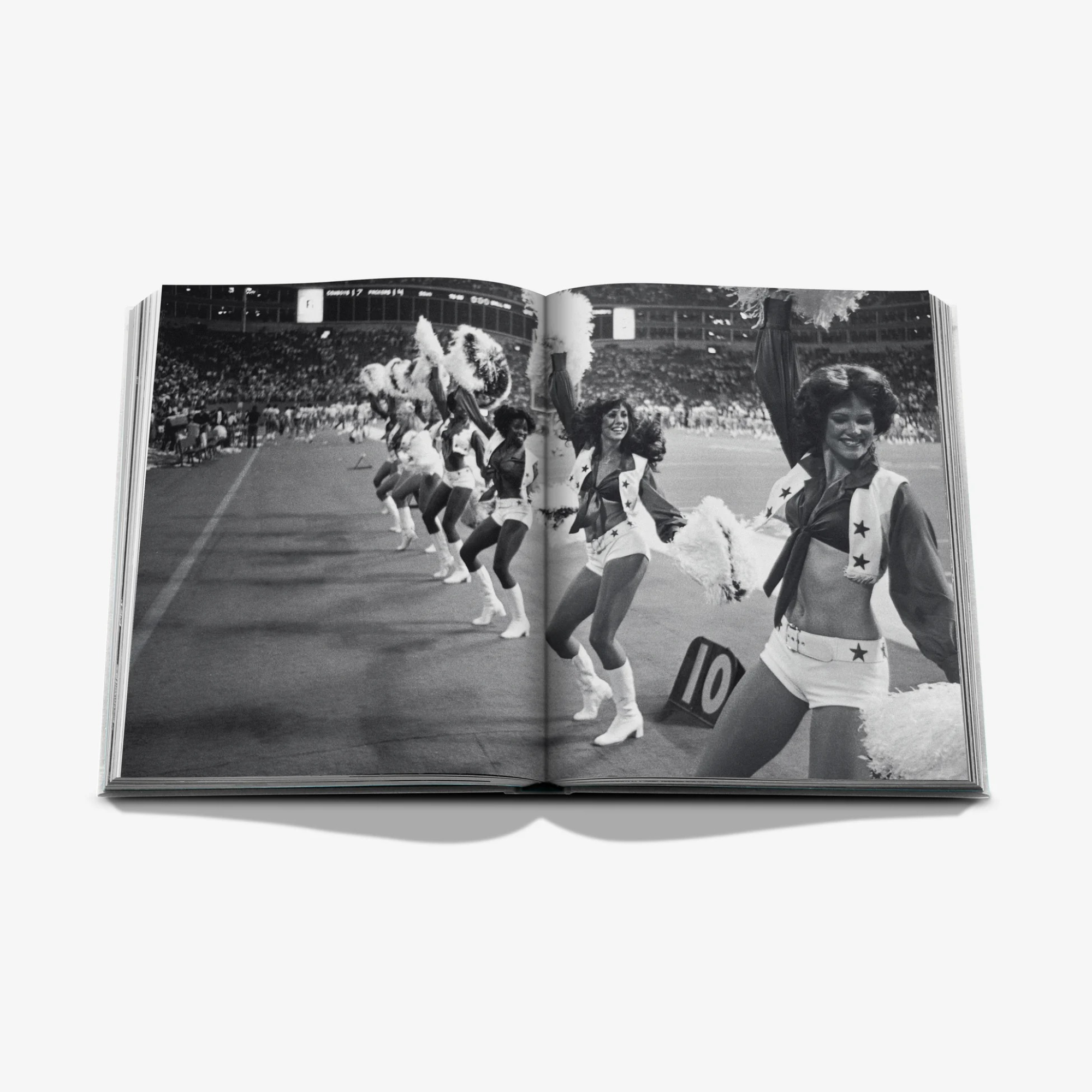 America's Sweethearts: Dallas Cowboys Cheerleaders