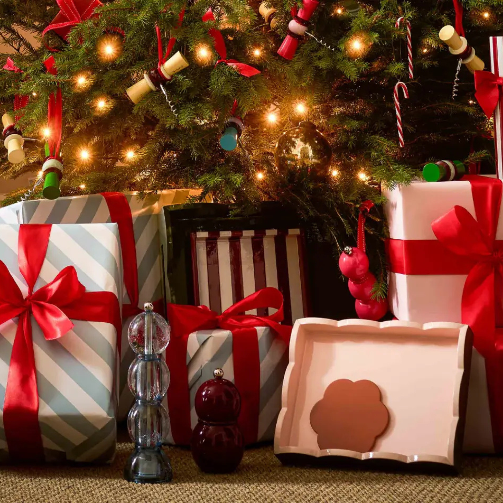 Lacquer Bobbin Salt Or Pepper Mill Grinder