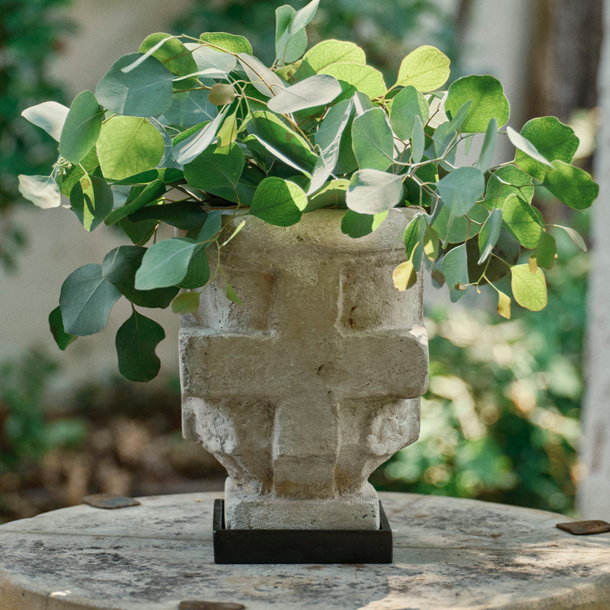 Flores y Fiestas Cross Vase