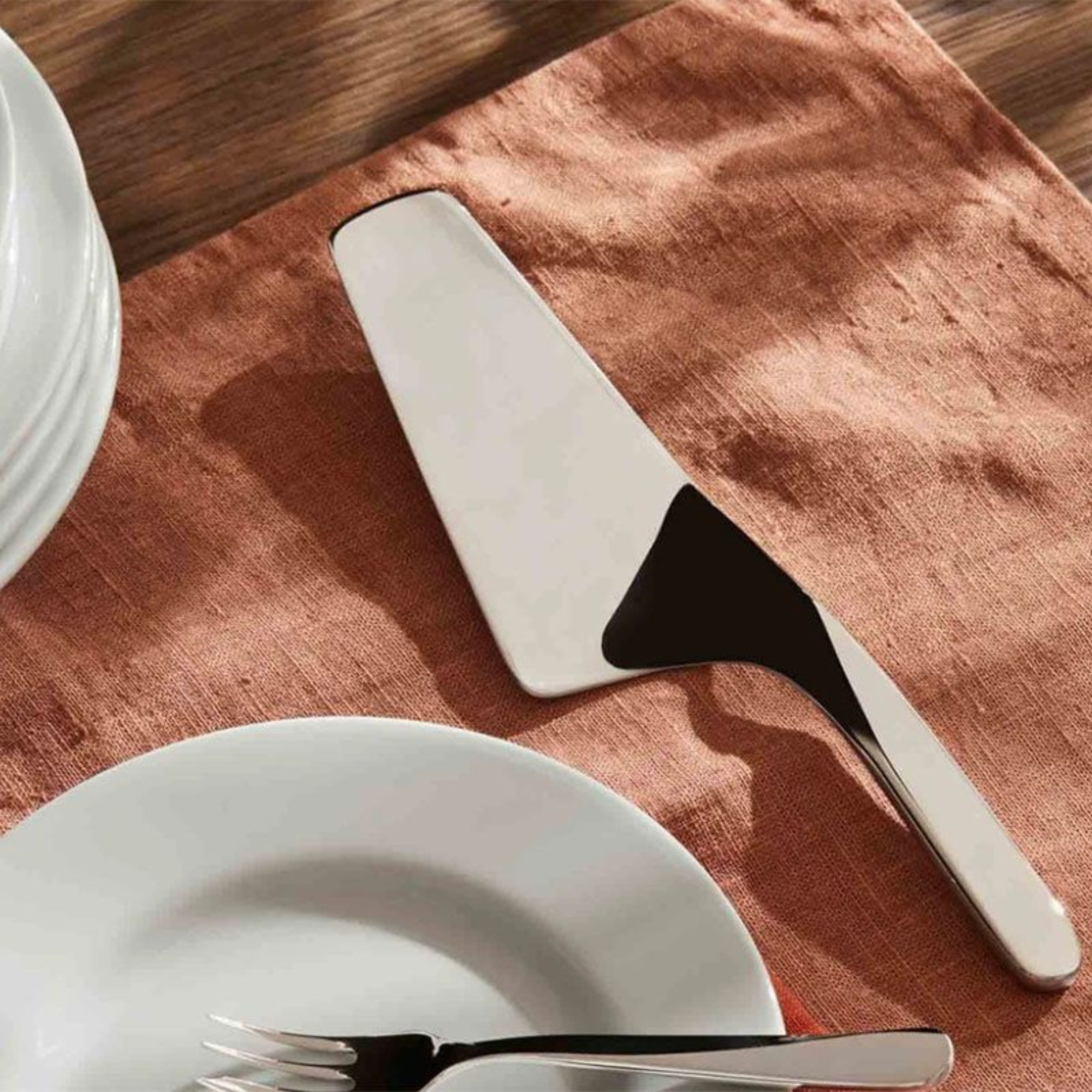 Giro Cake Server