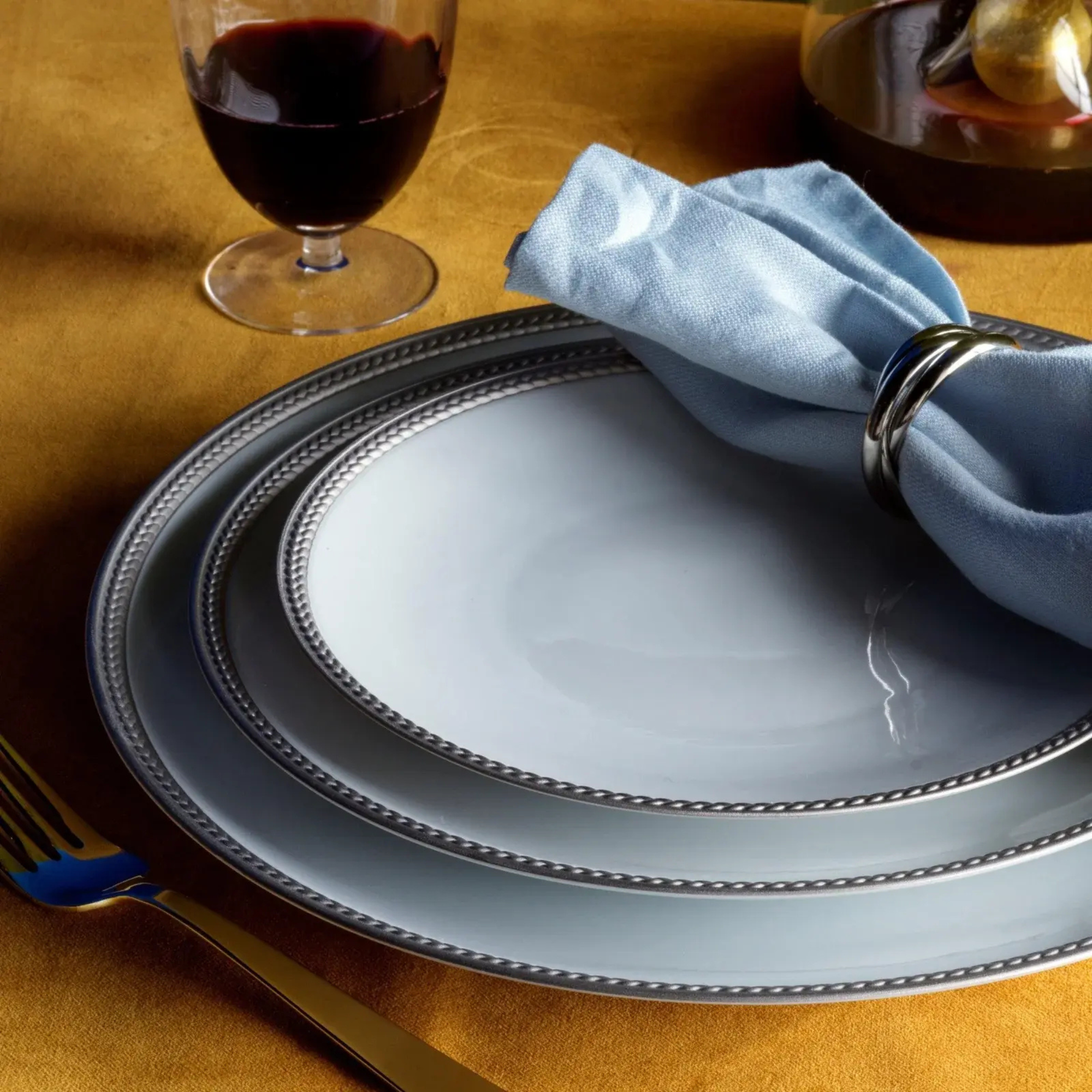 Platinum Soie Tressée Dinnerware Collection