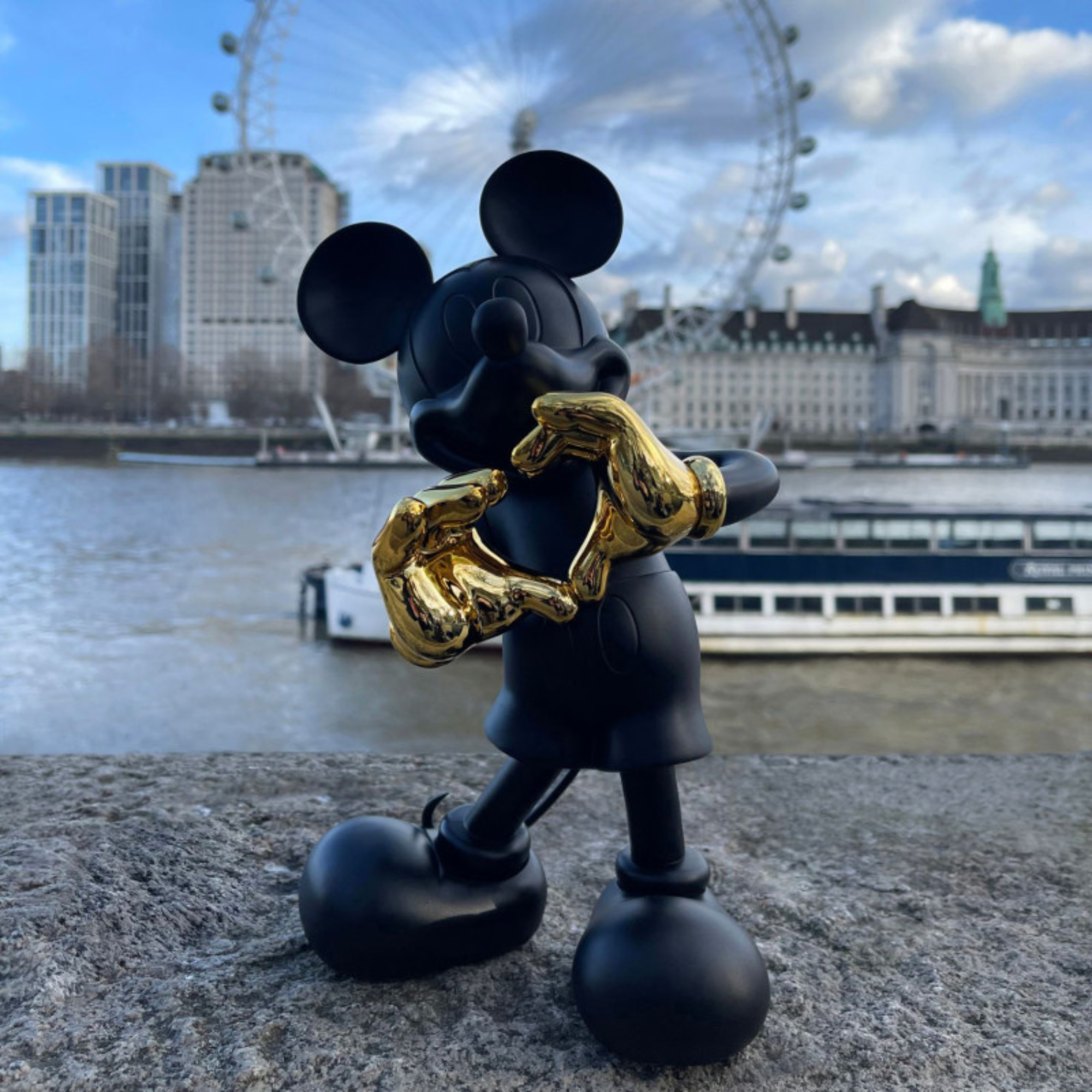 ロラライハリス♥️☆Mickey☆ Mickey with Love Sculpture by Kelly Hoppen x Leblon Delienne