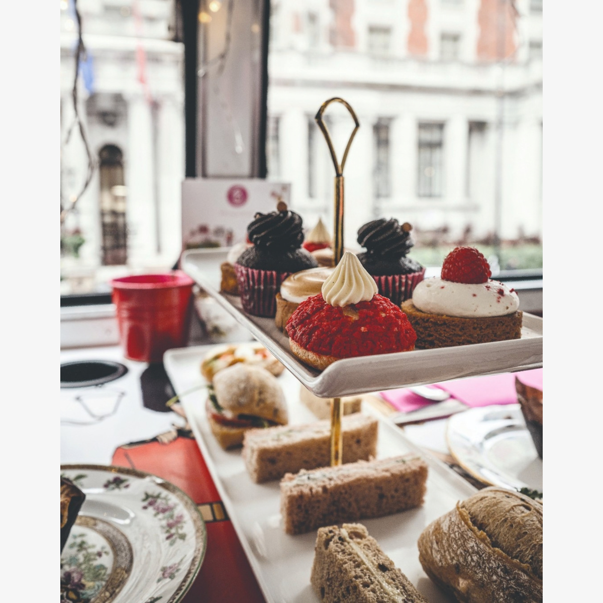Charming Tea Rooms: From Great Britain to the World