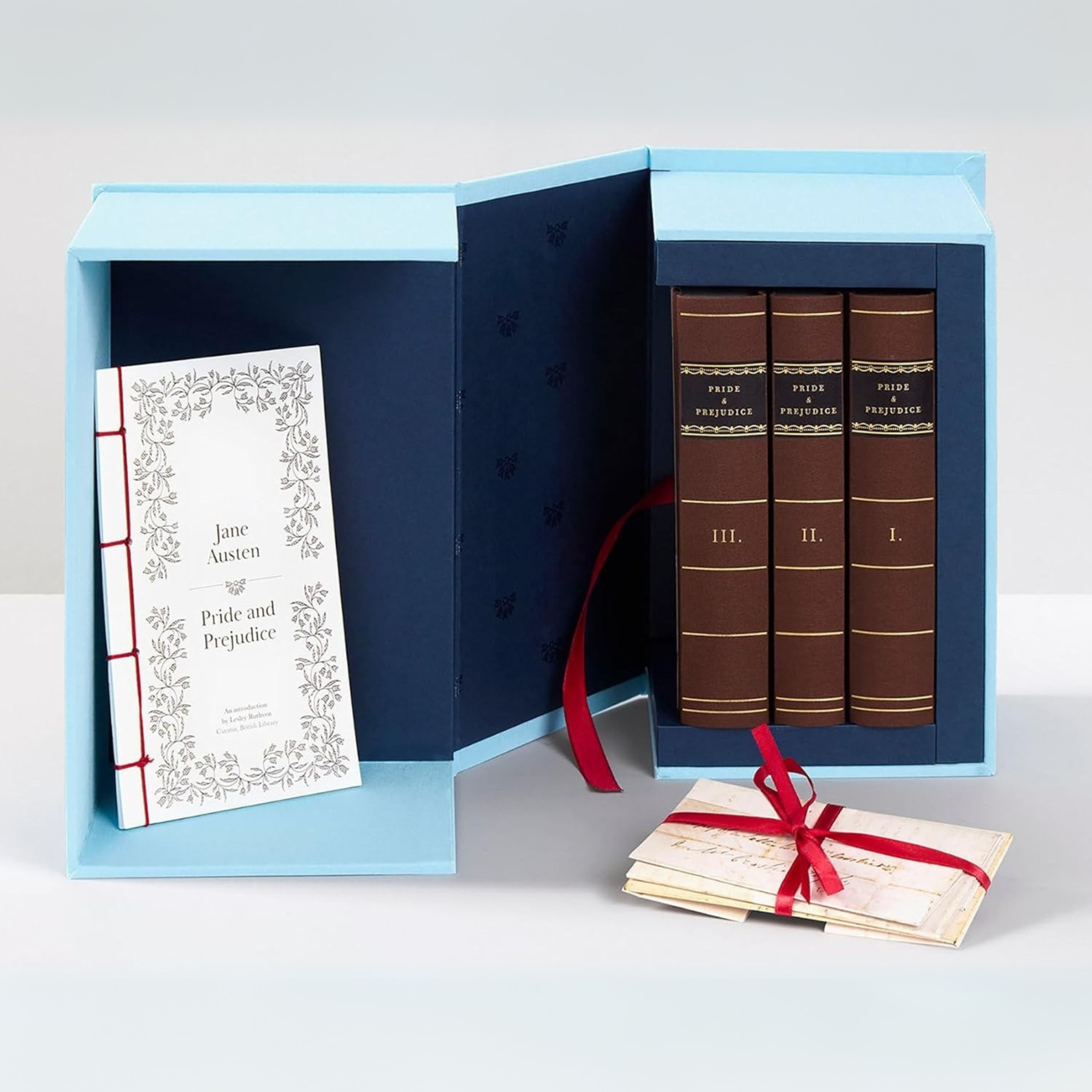 Pride and Prejudice (British Library Deluxe Facsimile Edition)