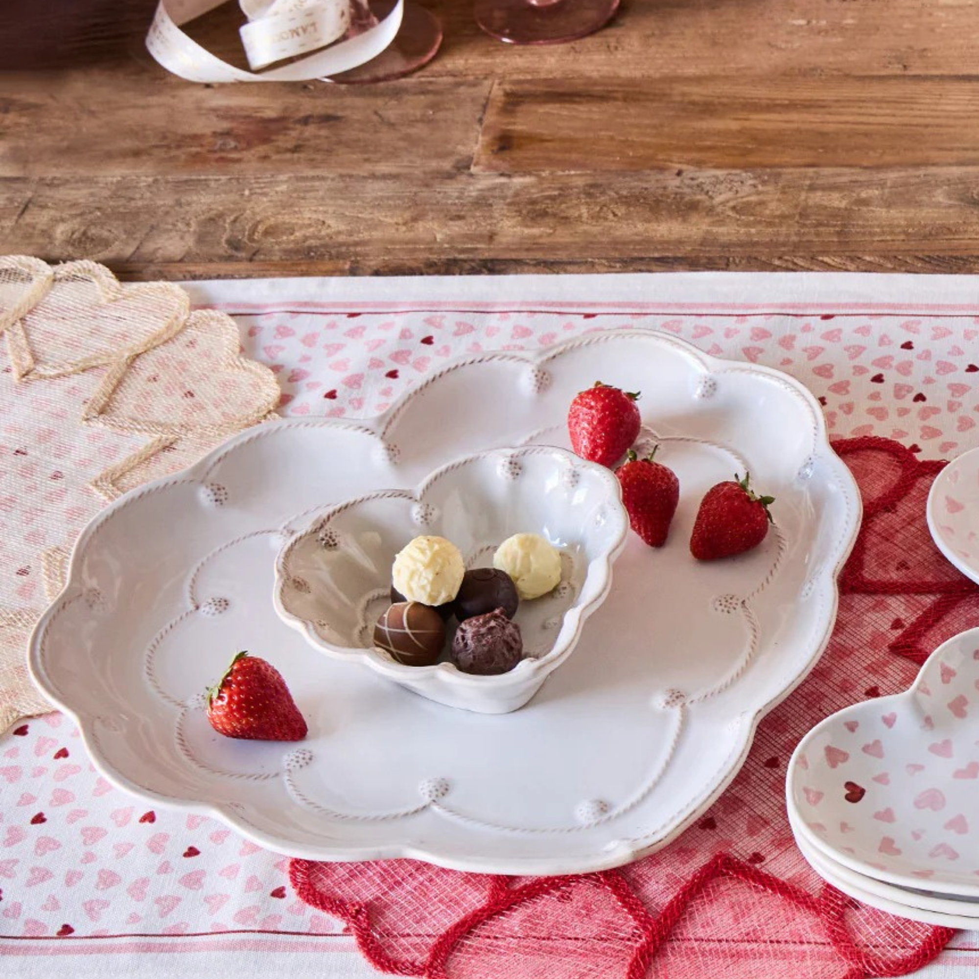 Berry & Thread 6.5" Heart Bowl - Whitewash