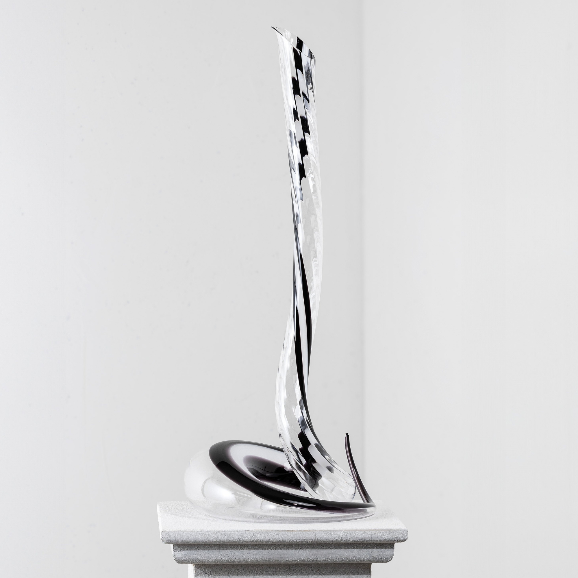 Cobra Magnum Decanter - White/Black