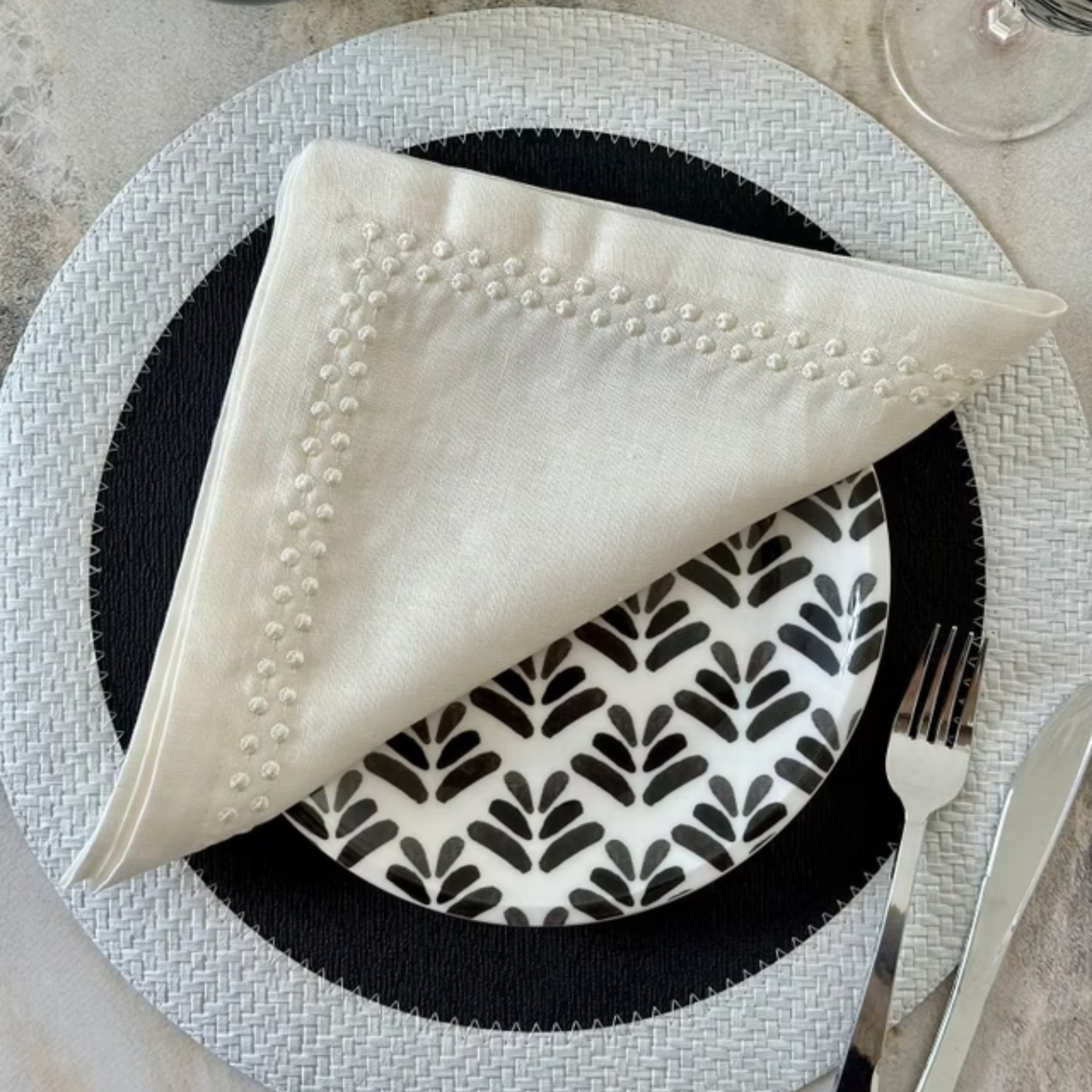 Pearls Embroidered Linen Napkins in White - Set of 4