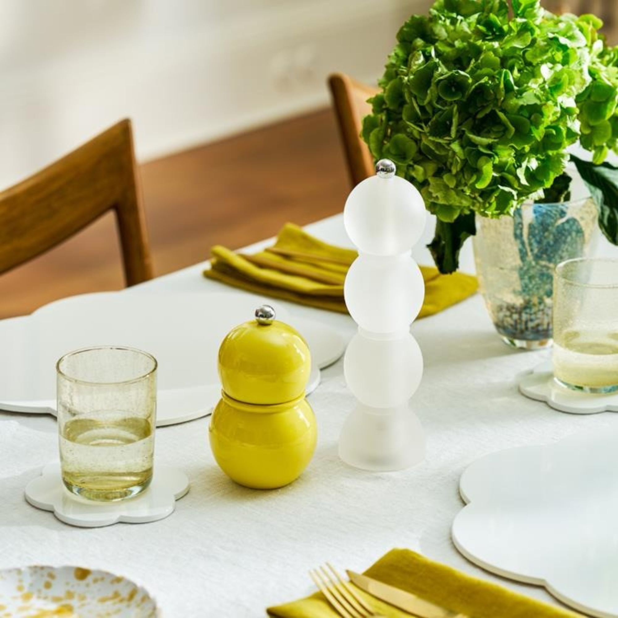 Frosty Bobbin Salt or Pepper Mill