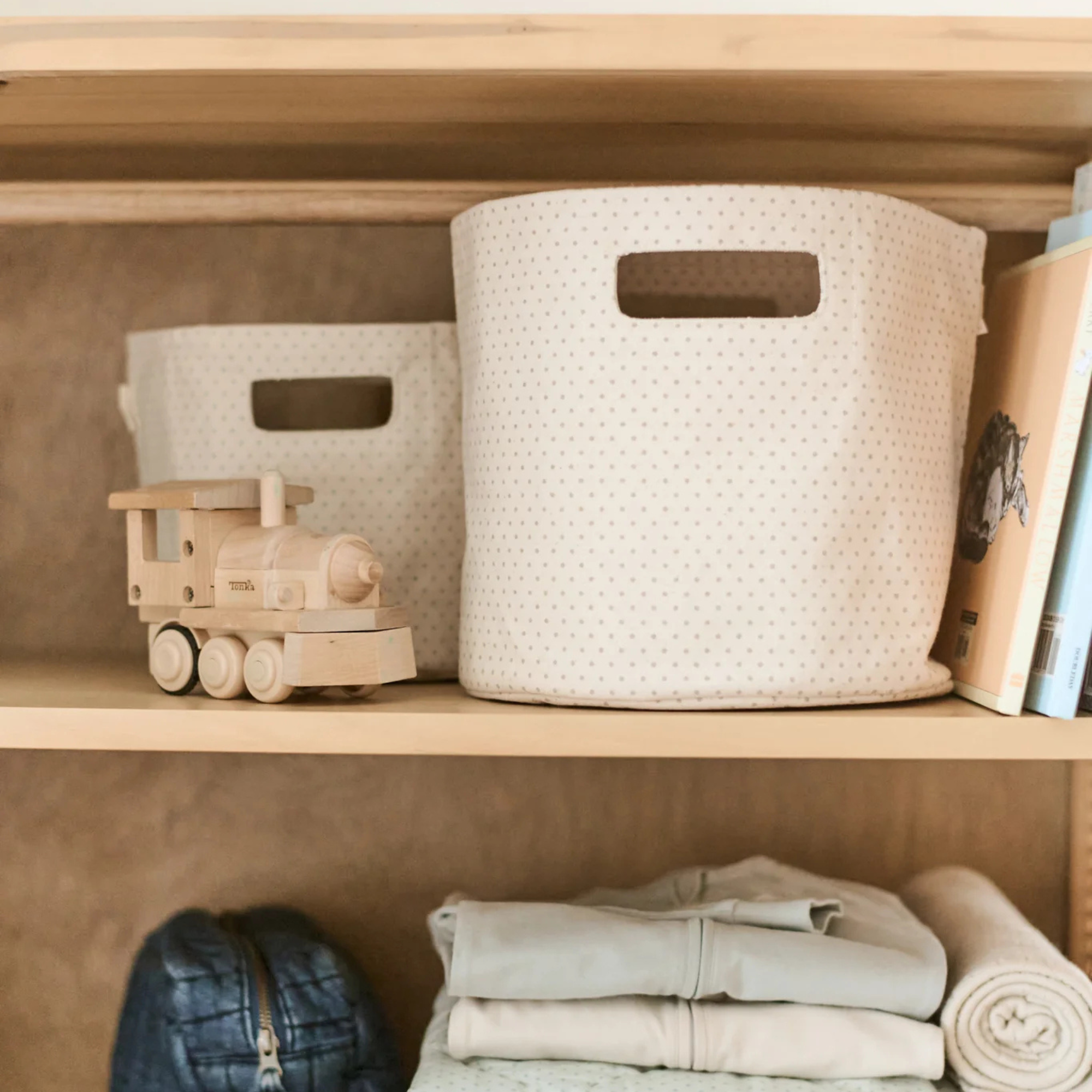 10" Printed Pin Dot Pint Basket