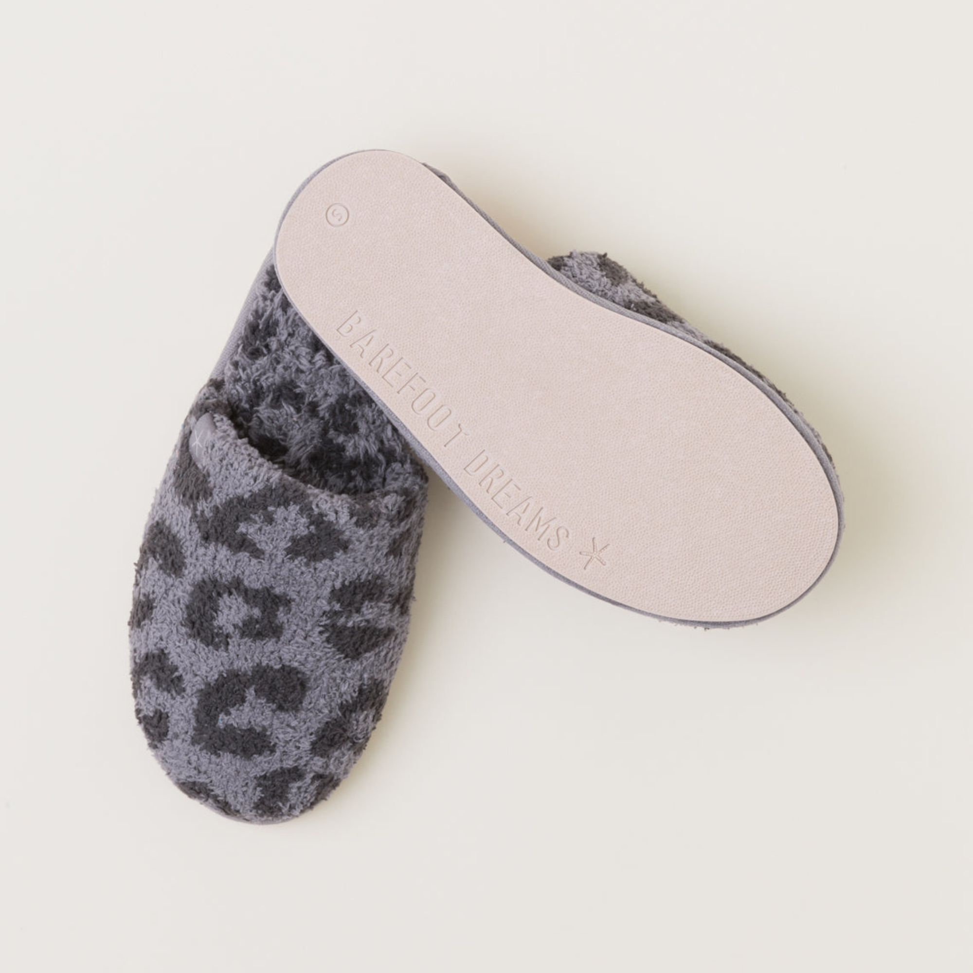 #color_Graphite/Carbon | CozyChic Barefoot in the Wild Slippers