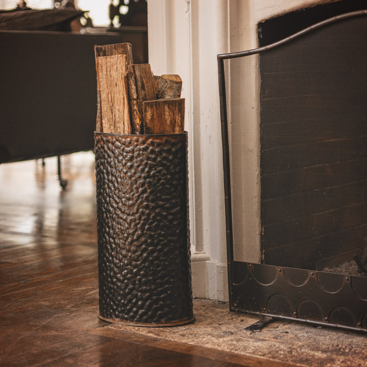 Jan Barboglio Oval Hammered Wastebasket | Maison & Tavola