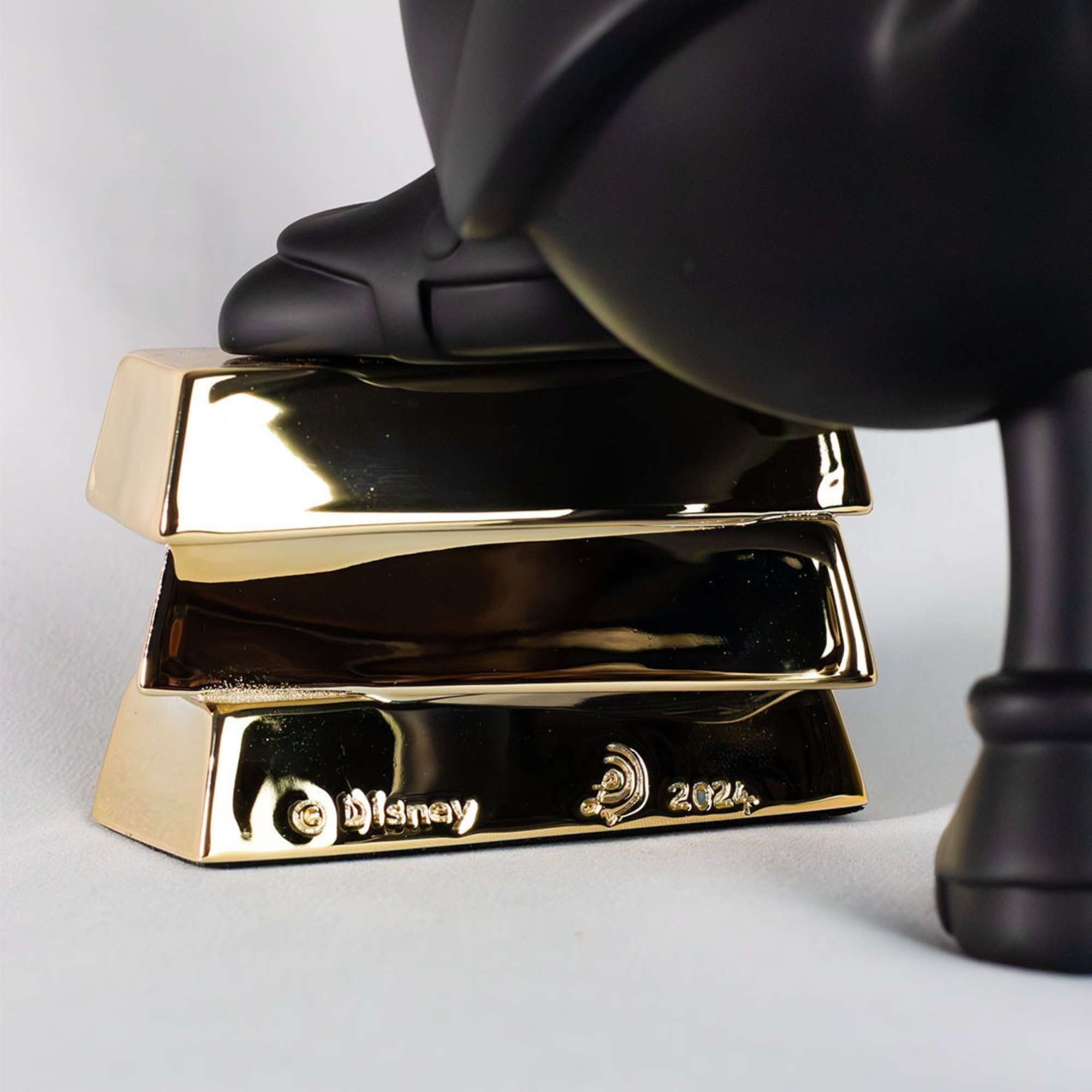 Uncle Scrooge Ingots in Matte Black & Chromed Gold