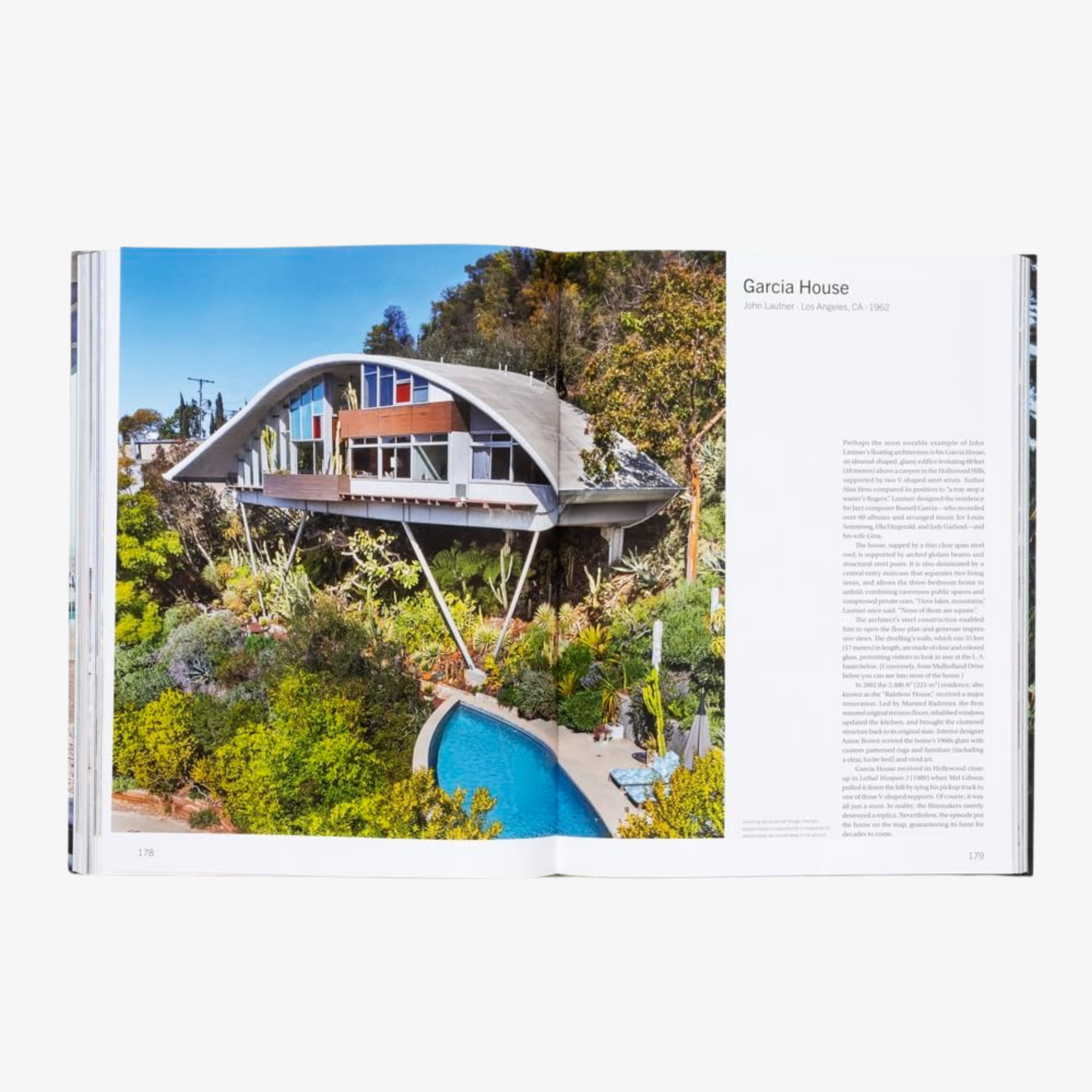American Icons: The Architecture of the United States: Visions and Defiance