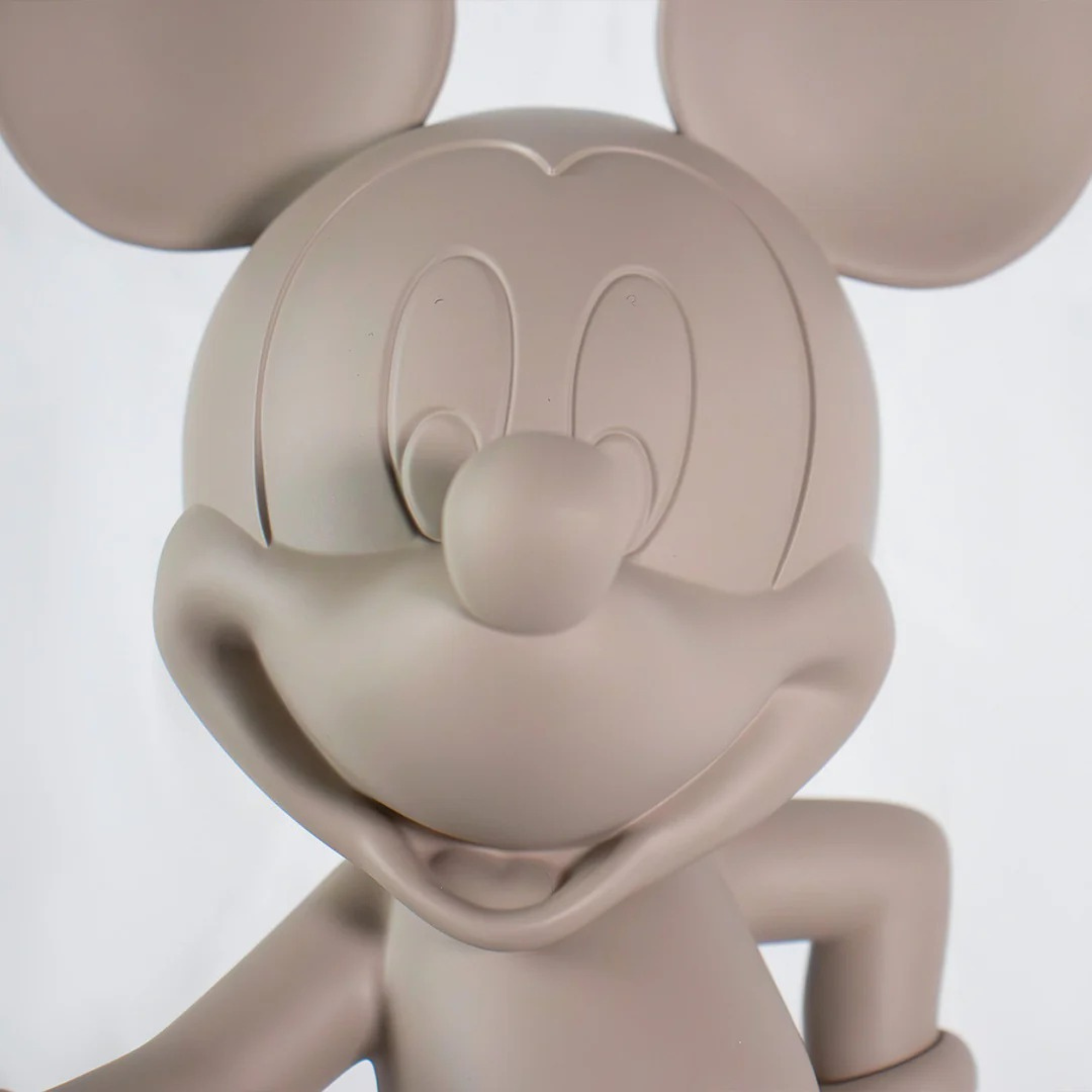 Mickey Welcome - Matte Taupe