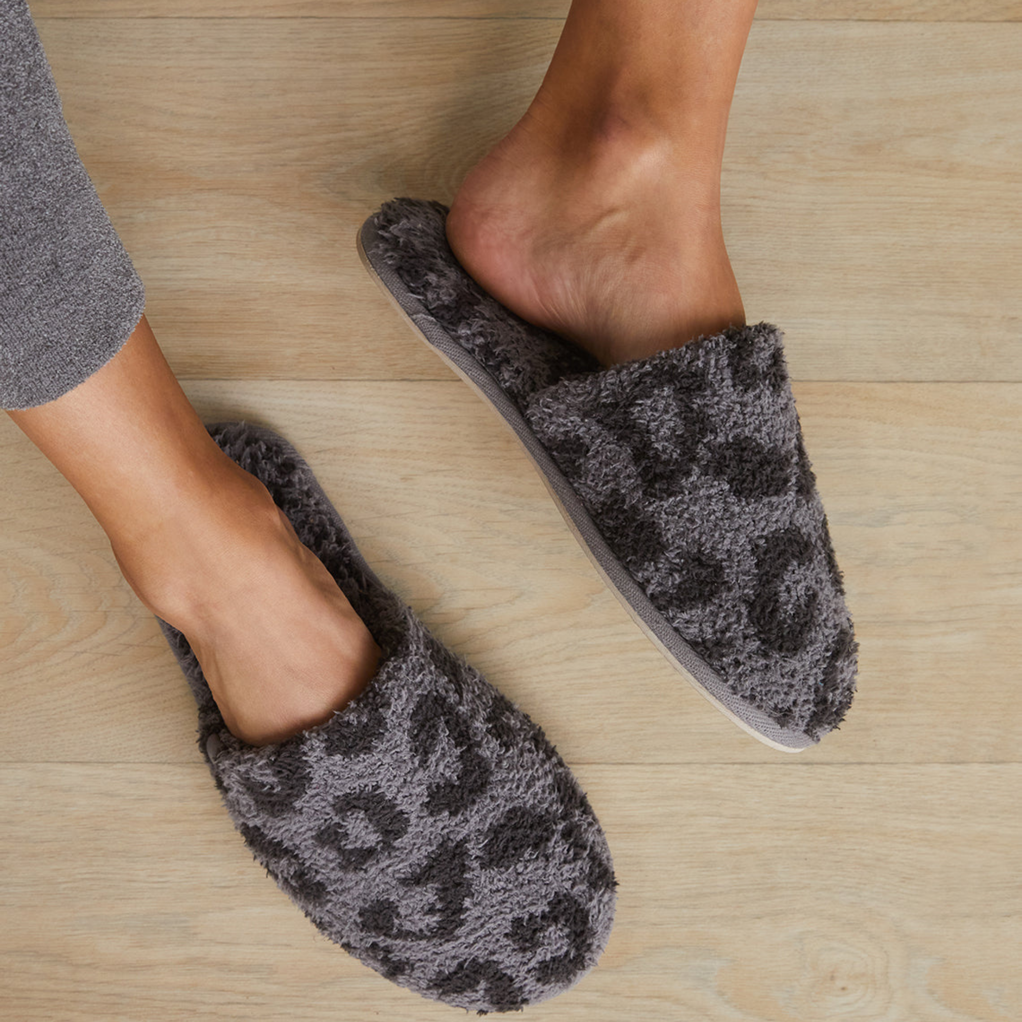 #color_Graphite/Carbon | CozyChic Barefoot in the Wild Slippers