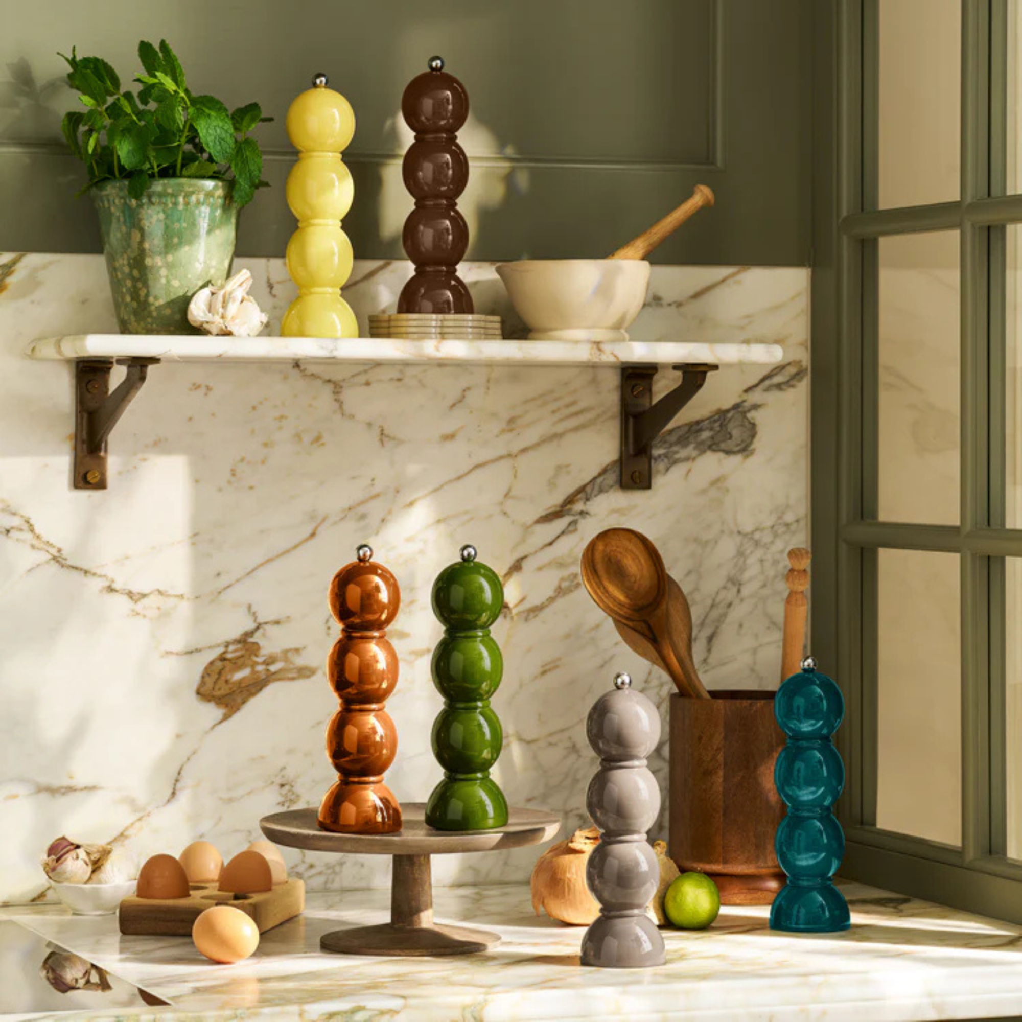 Lacquer Bobbin Salt or Pepper Mill Grinder