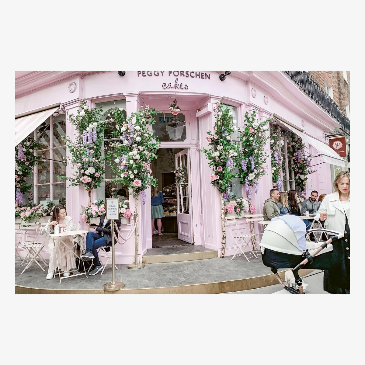 Charming Tea Rooms: From Great Britain to the World