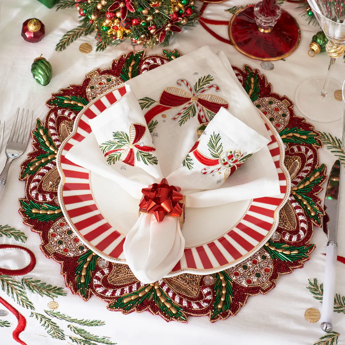 Holiday Bow Napkin Ring in Red & Gold - Set of 4