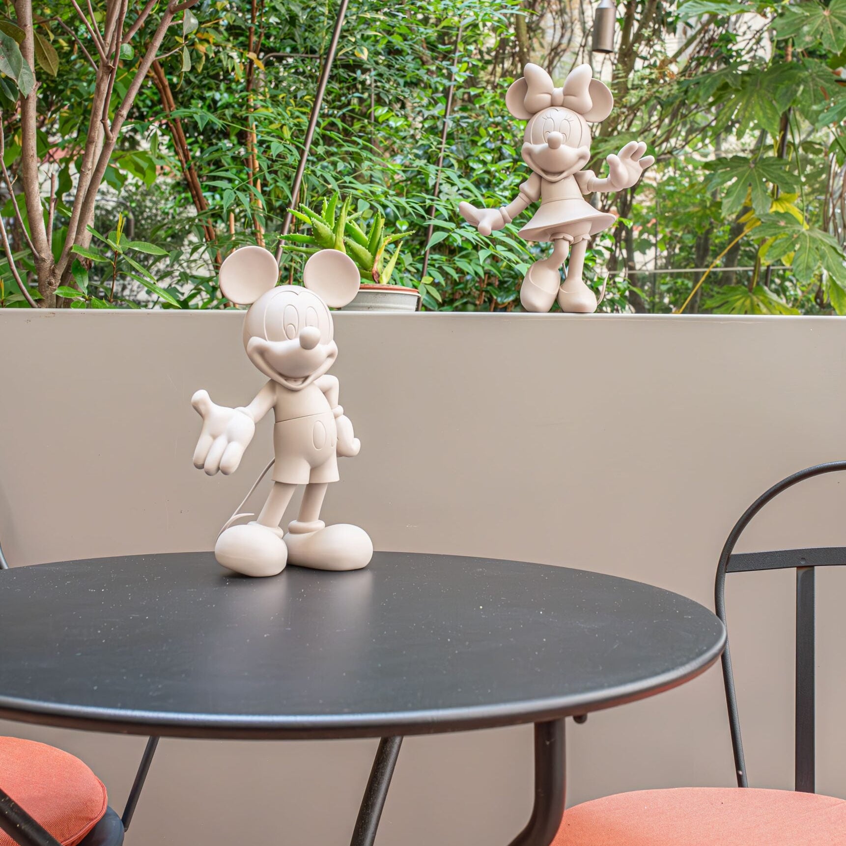 Mickey Welcome - Matte Taupe
