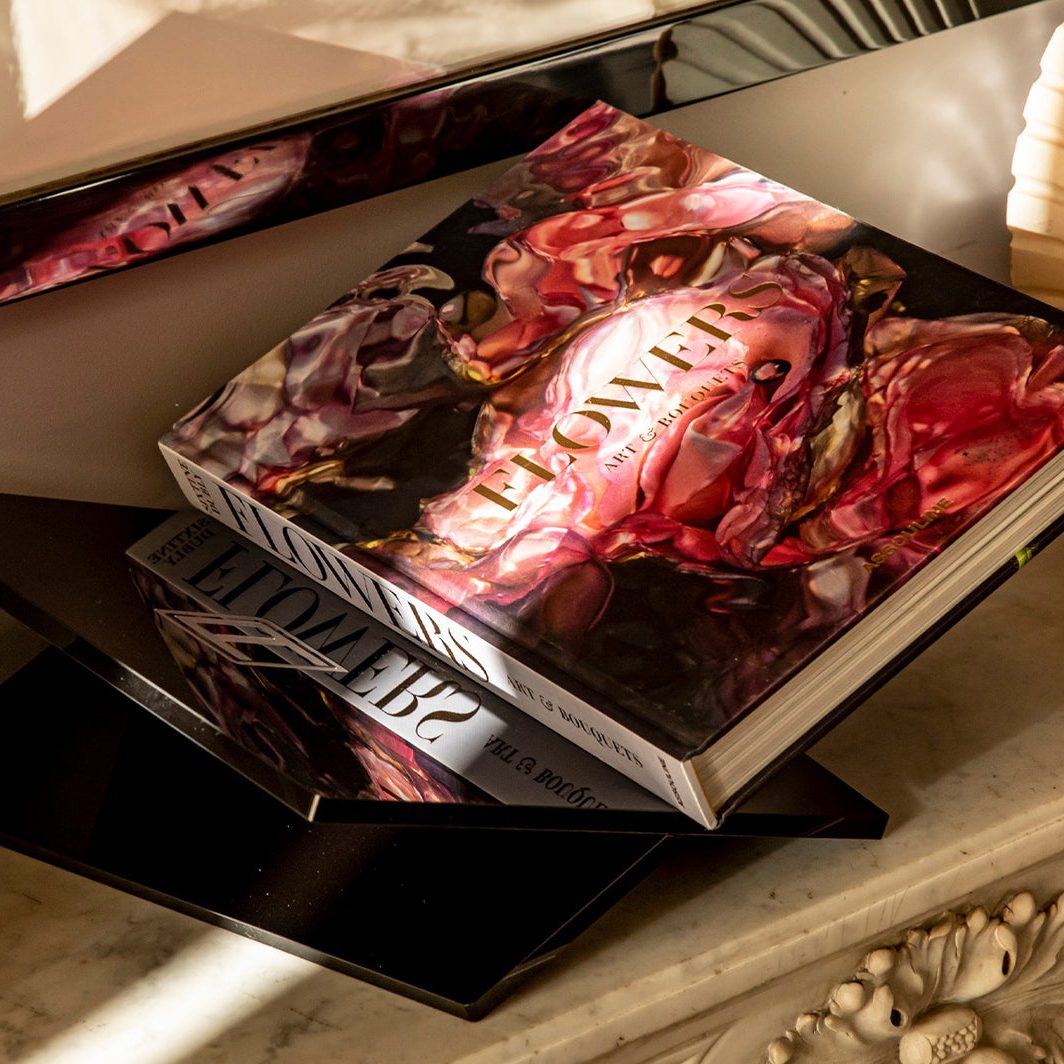 Flowers: Art & Bouquets