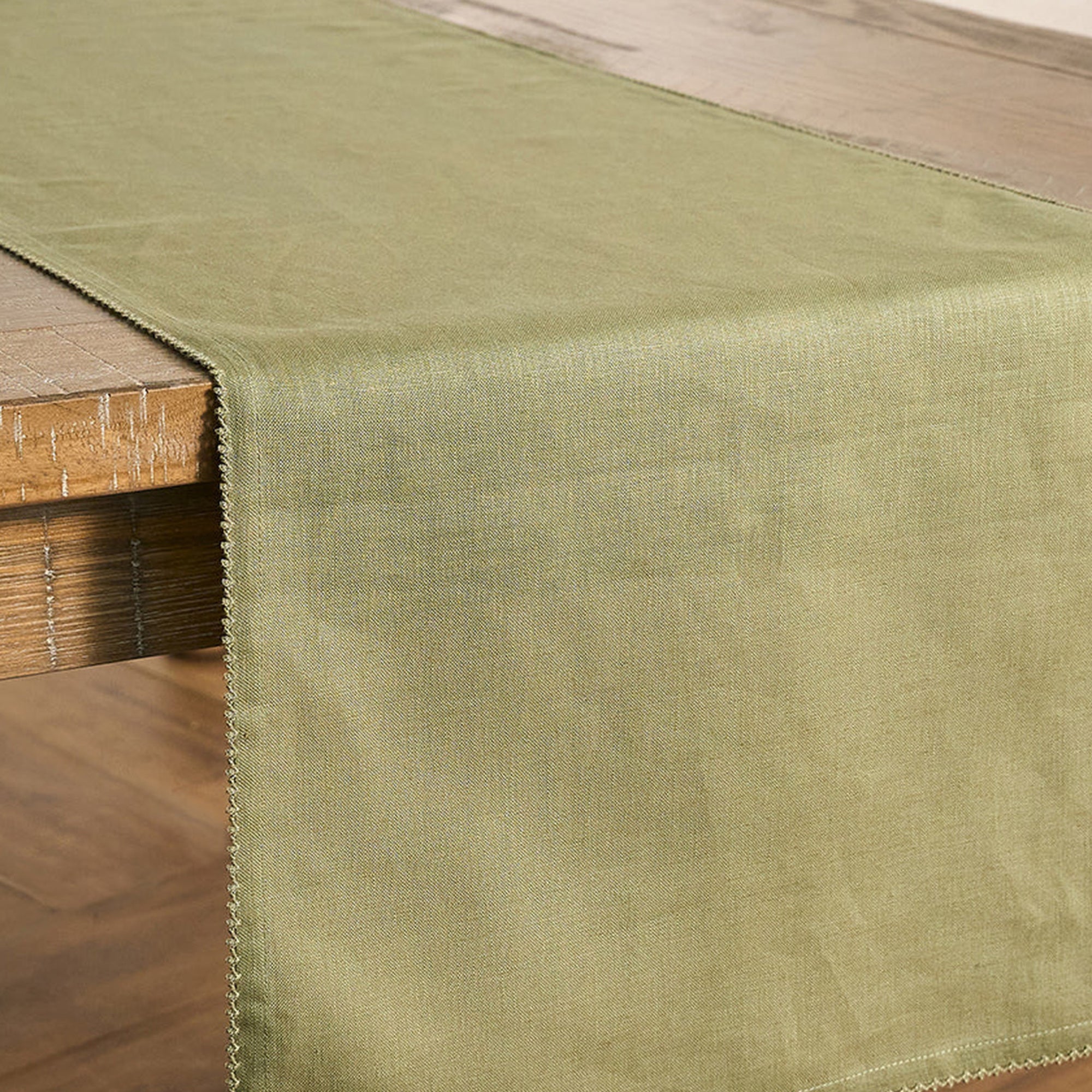 Berry Scallop 18" x 90" Table Runner in Sage