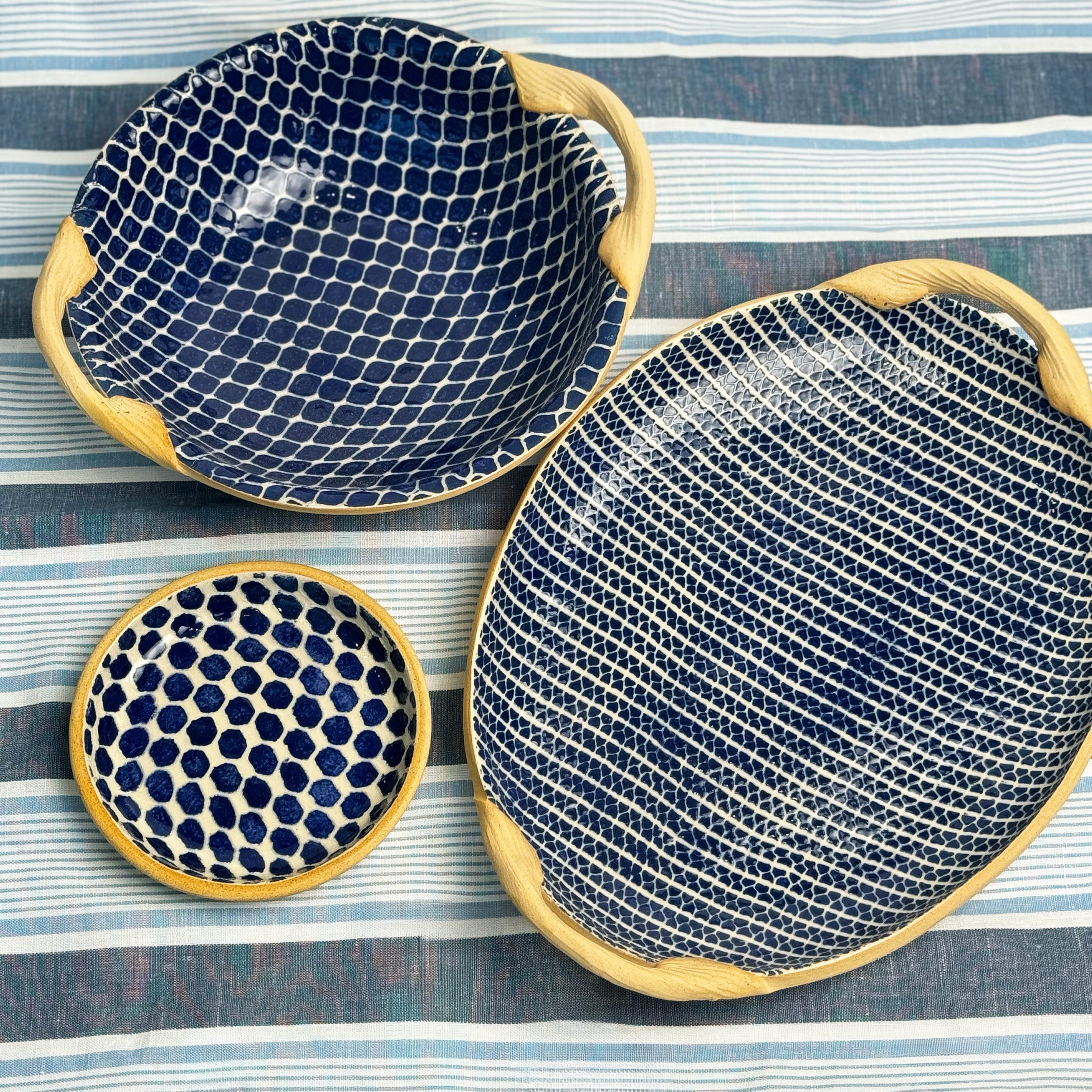 9" Vegetable Bowl with Handles