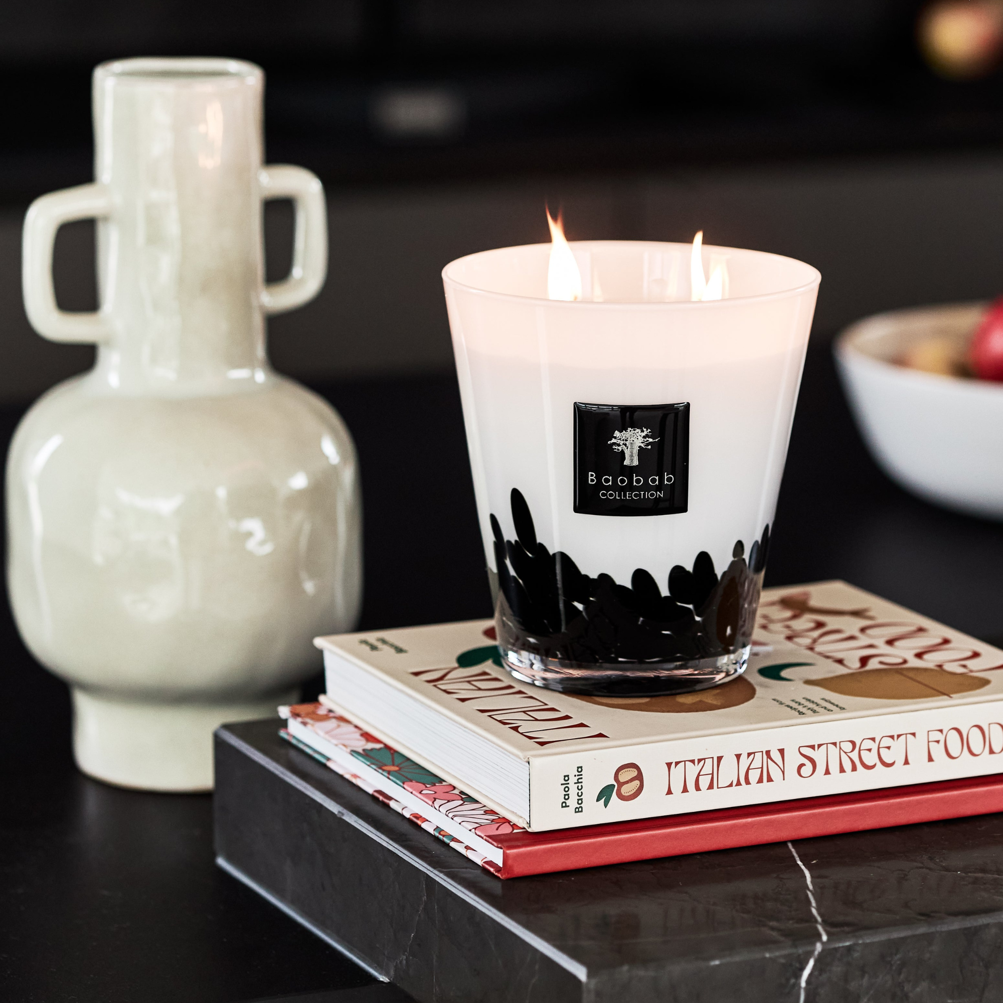 Feathers Black Scented Candle