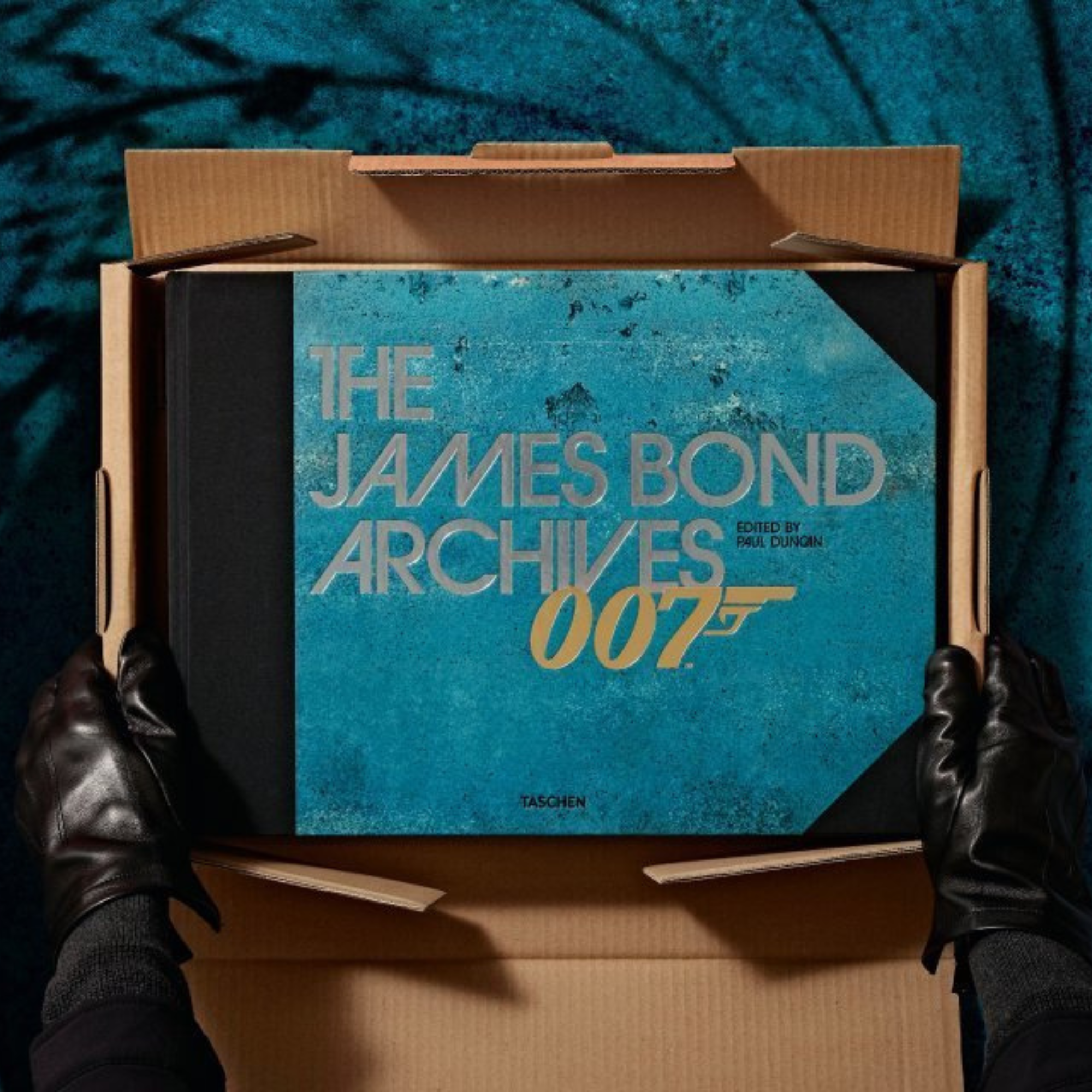 The James Bond Archives. “No Time To Die” Edition | Maison & Tavola