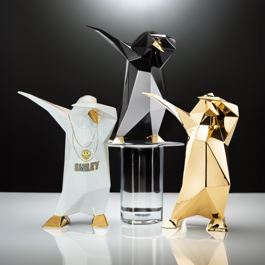 Smiley Flex Dab Penguin