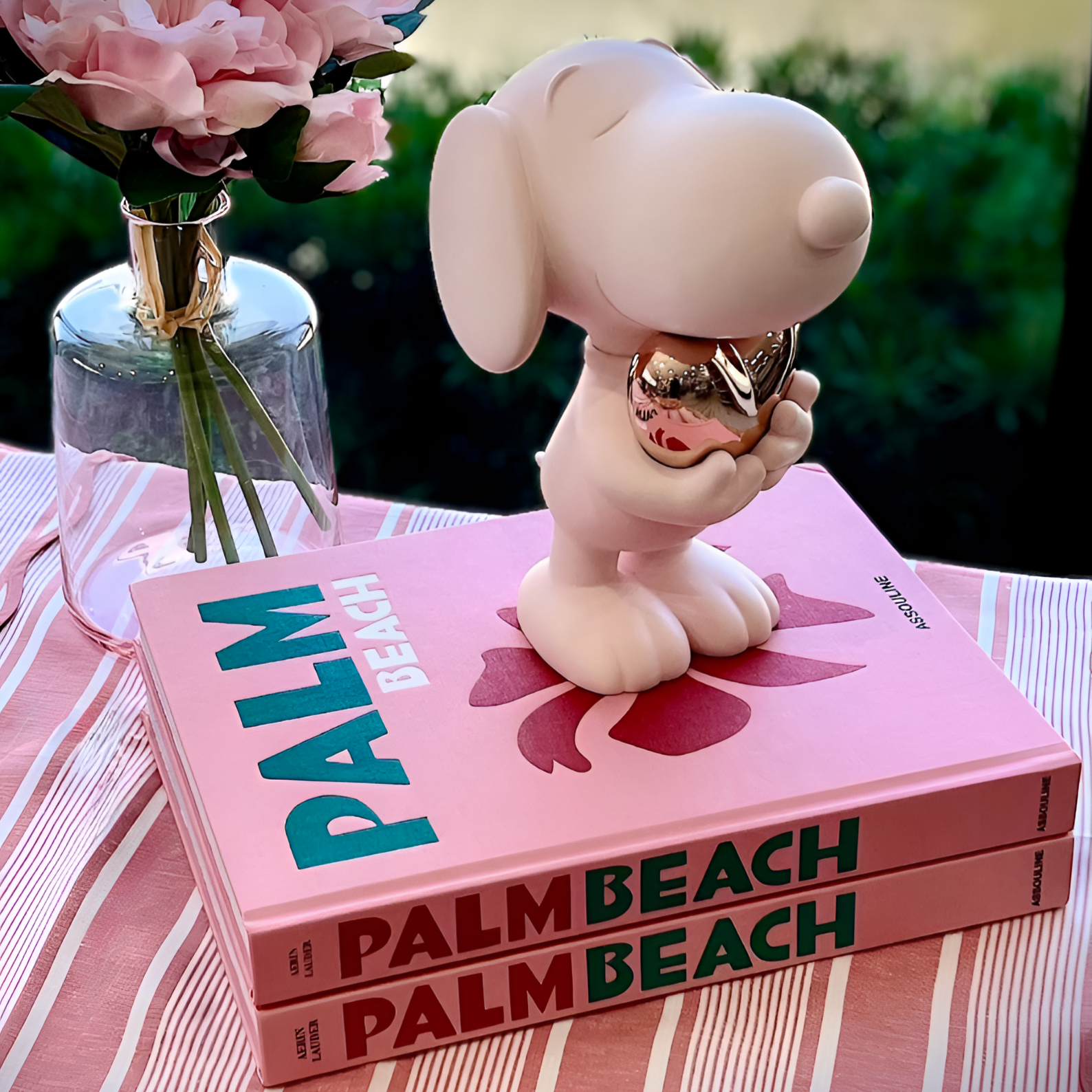 Snoopy Heart Sculpture in Matte Pink with a Gold Heart