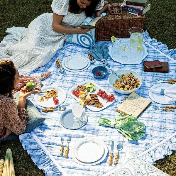 Outdoor Entertaining: View All