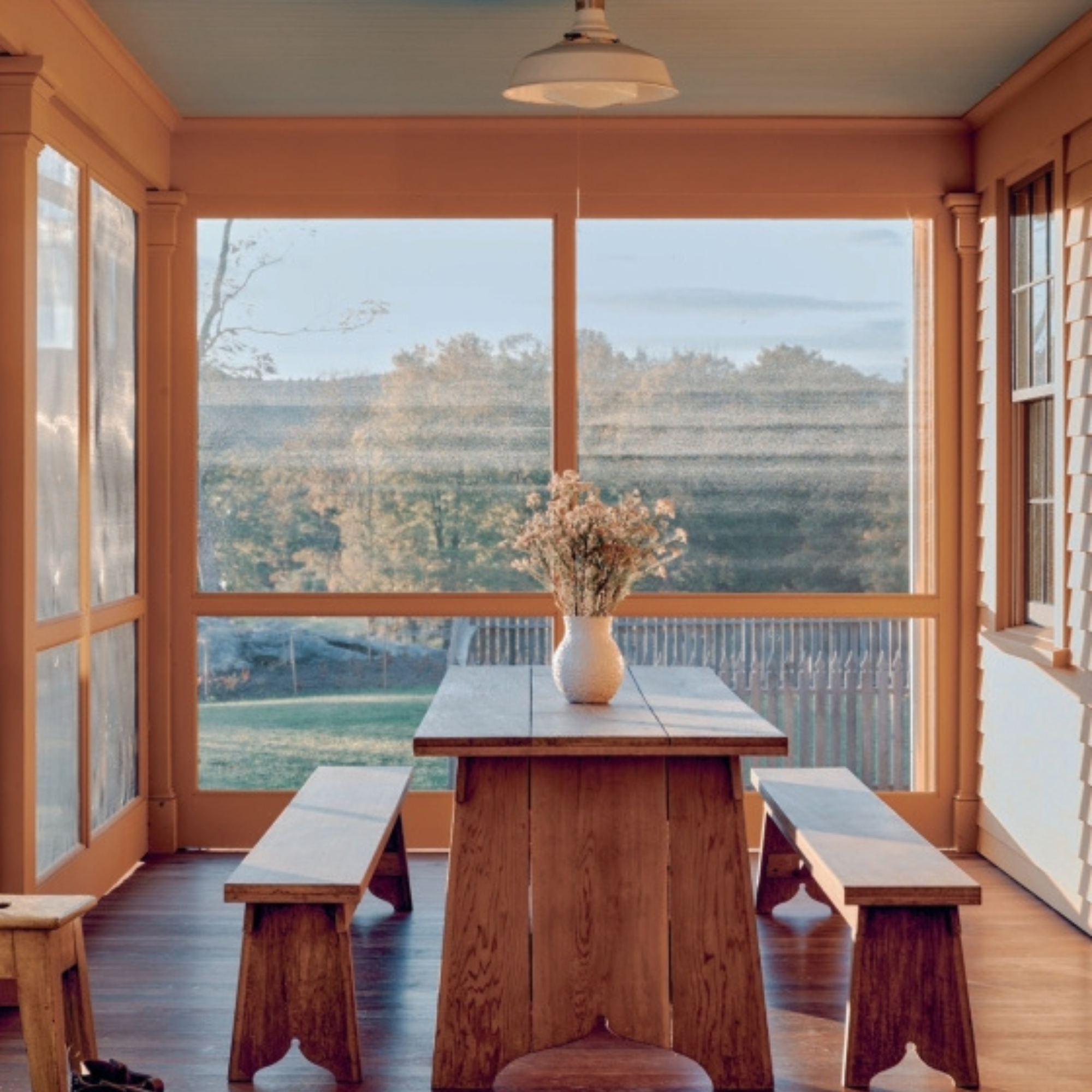 Distinctively American: Houses and Interiors by Hendricks Churchill