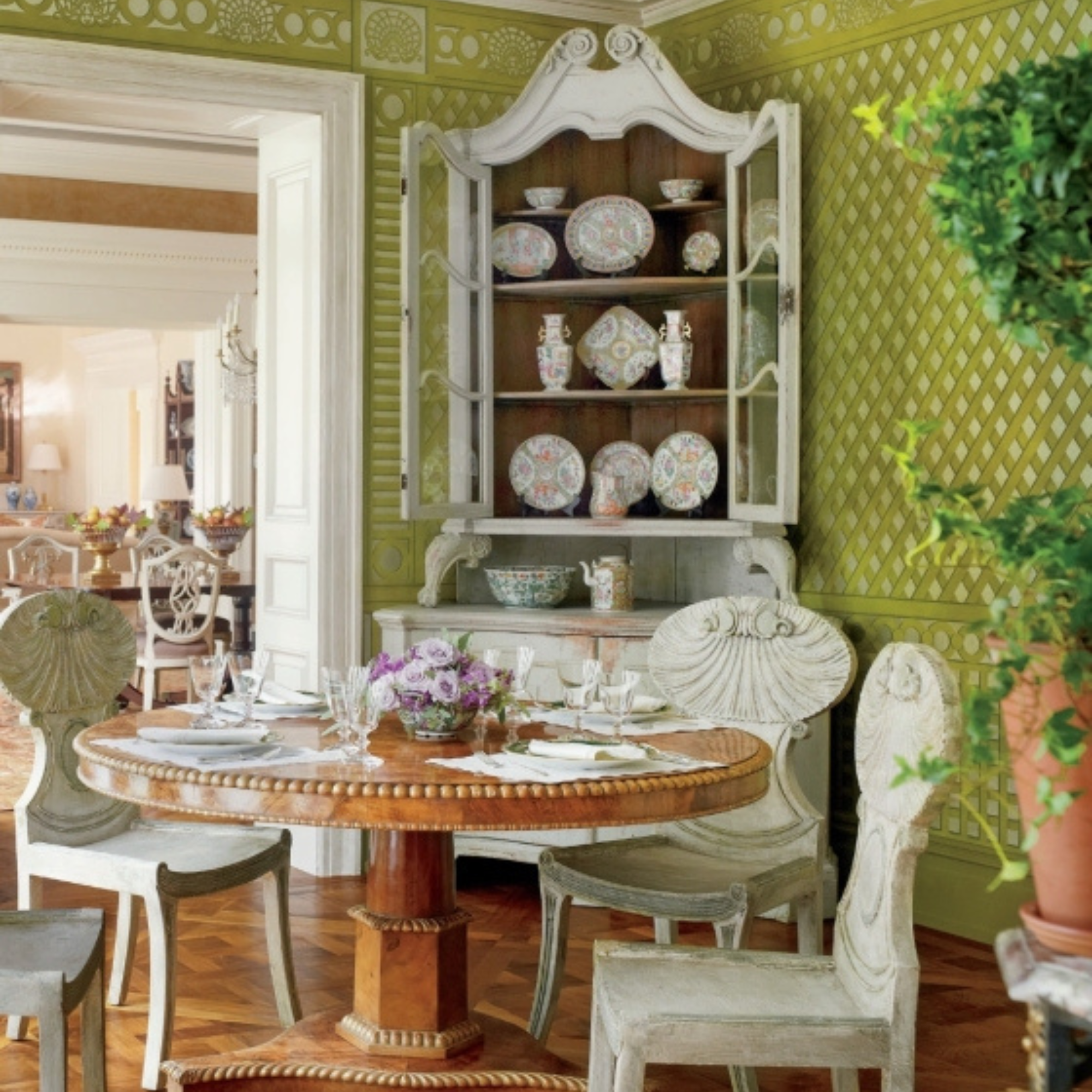 The Art of Gracie: Handpainted Wallpapers, Timeless Rooms