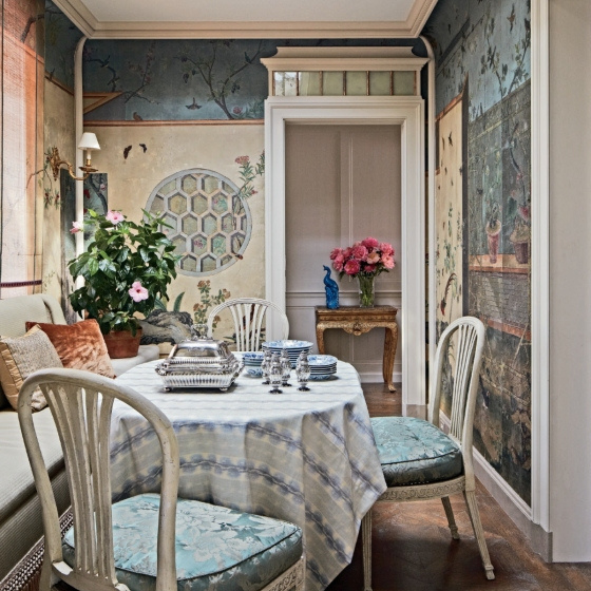 The Art of Gracie: Handpainted Wallpapers, Timeless Rooms