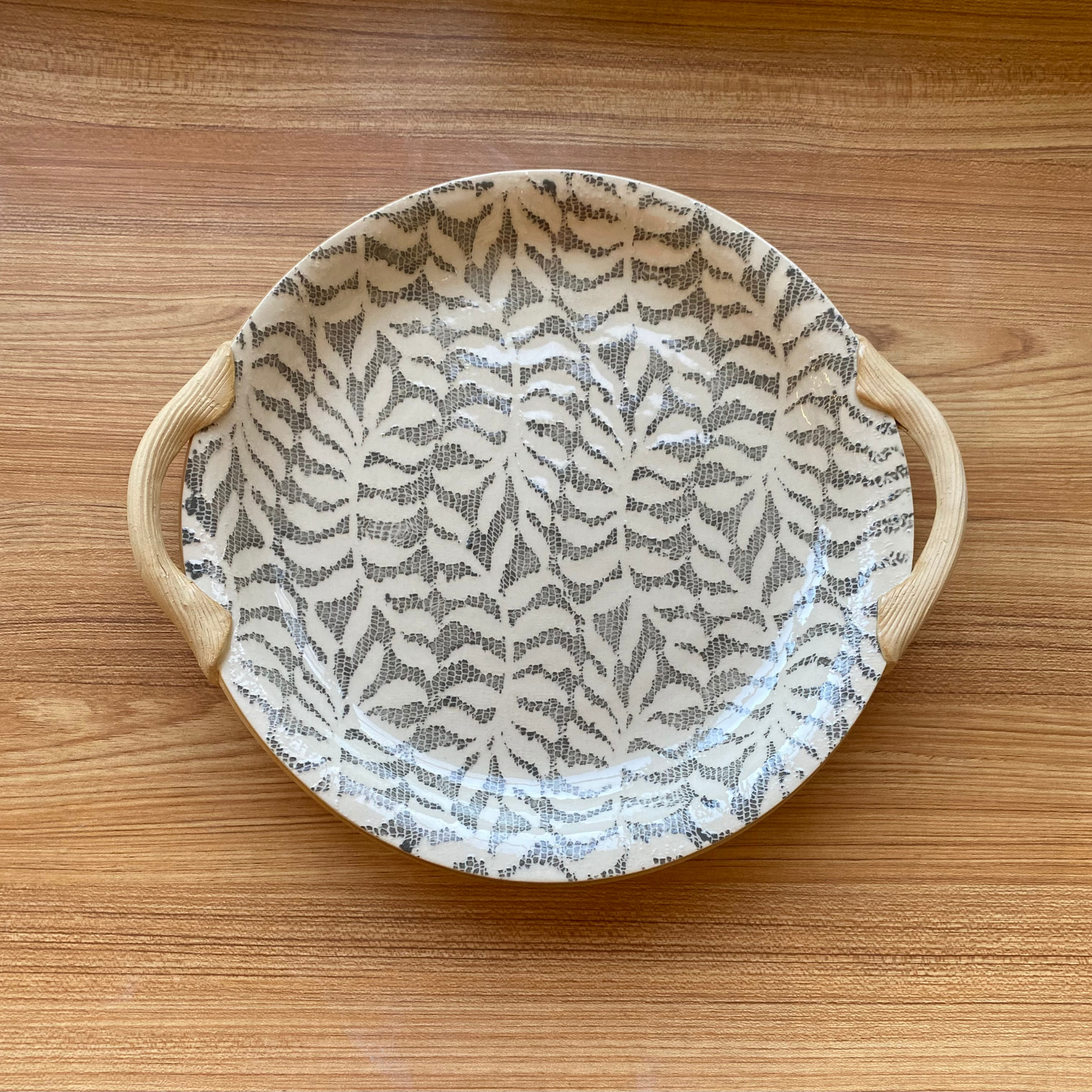 Round Platter With Handles