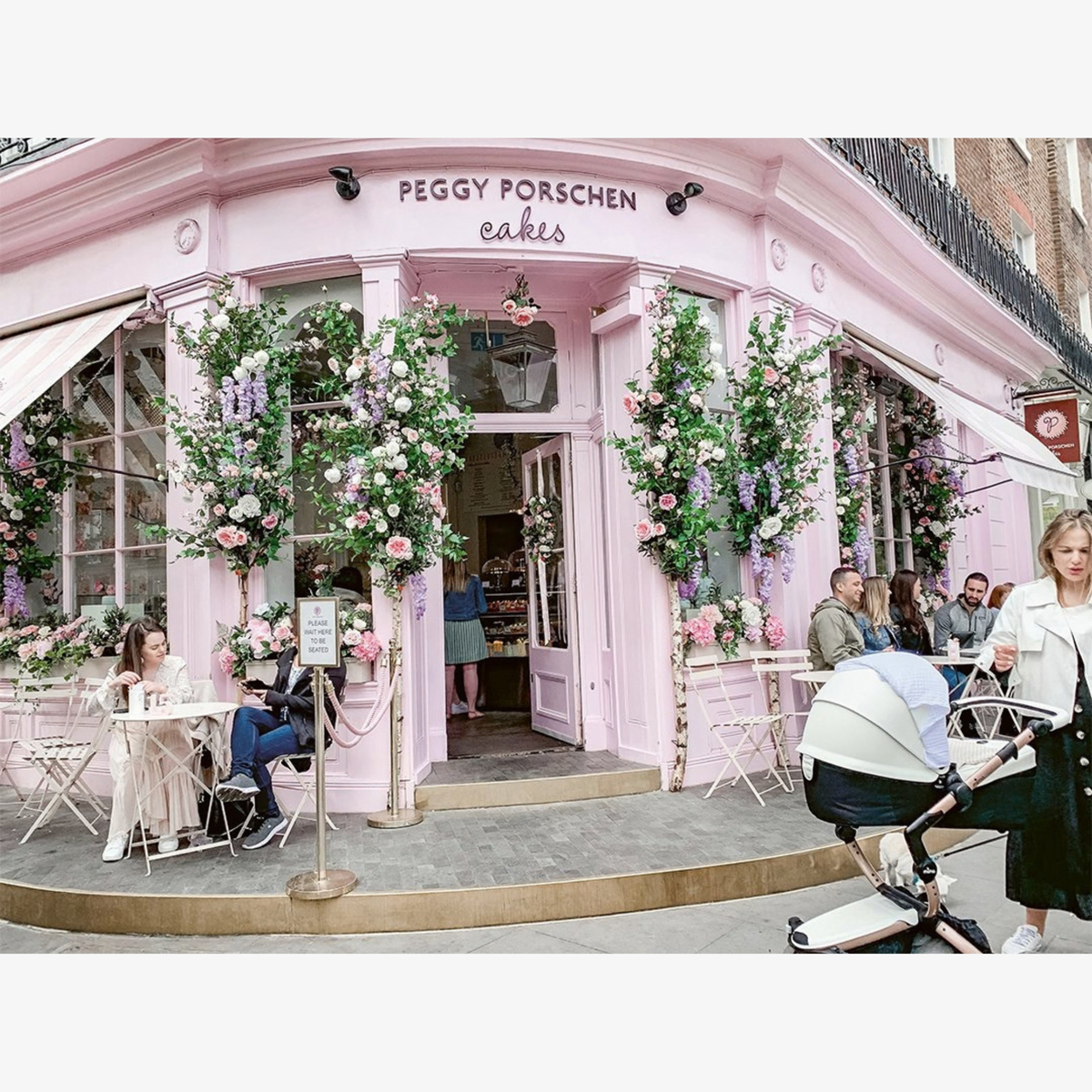 Charming Tea Rooms: From Great Britain to the World