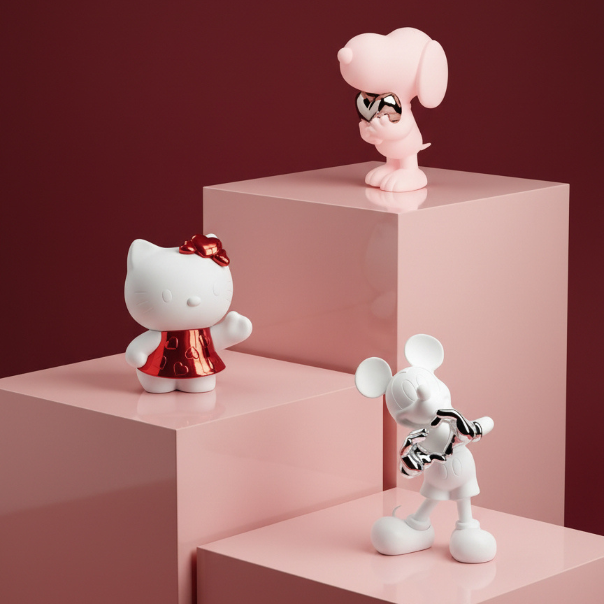 Hello Kitty Heart in Chromed Red