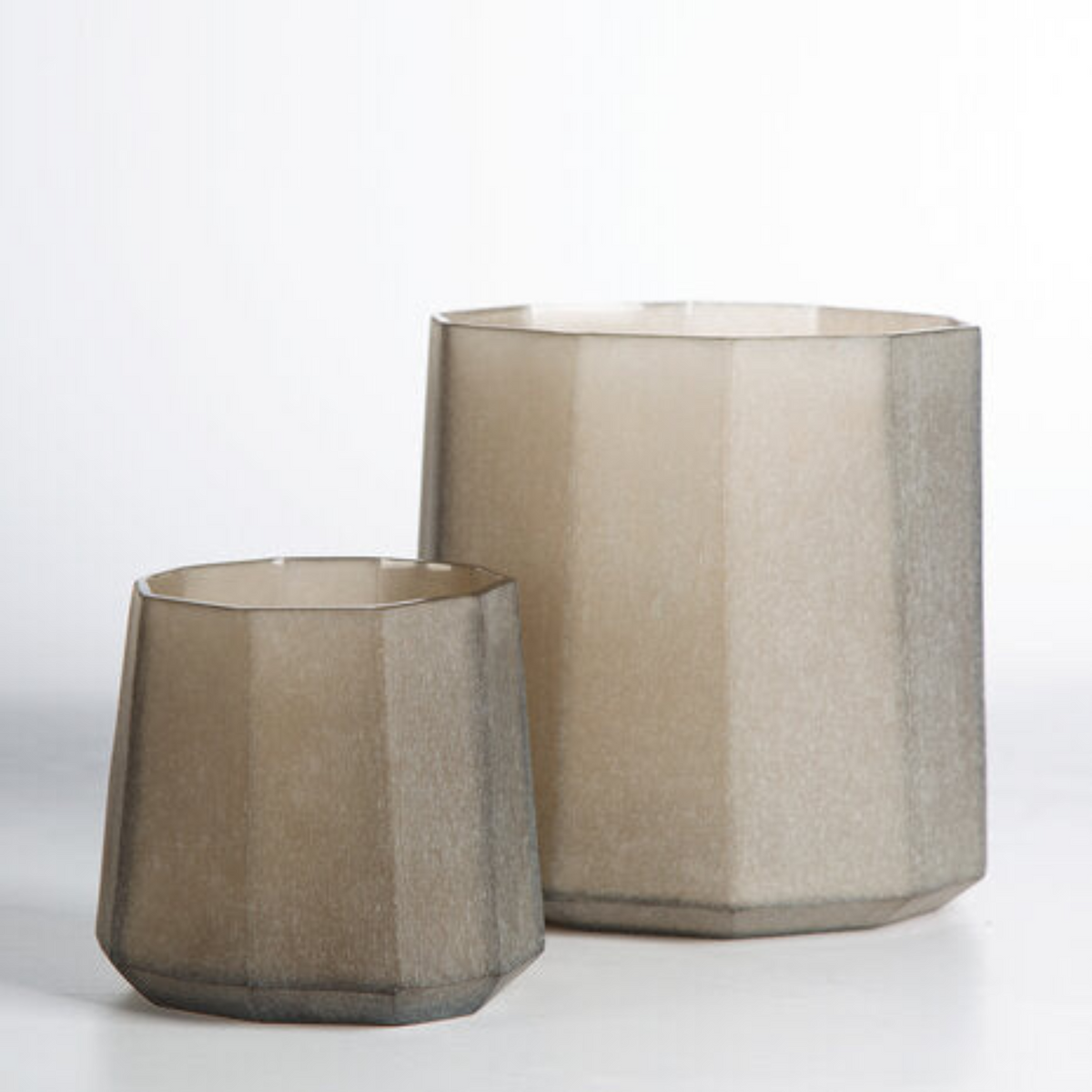 Guaxs Okka Vase - Smoke Grey | Maison & Tavola