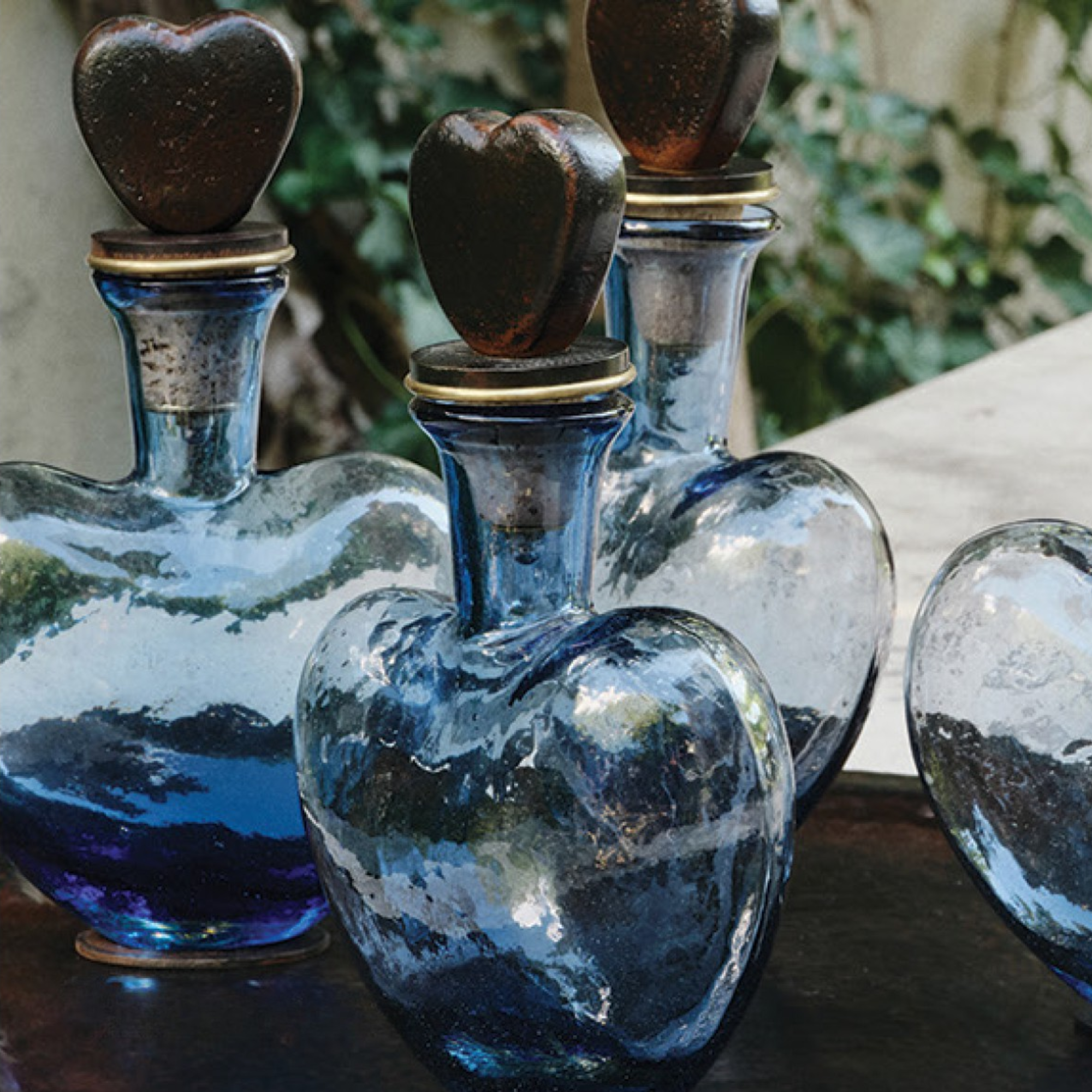 Dos Corazones Heart Decanter in Azure