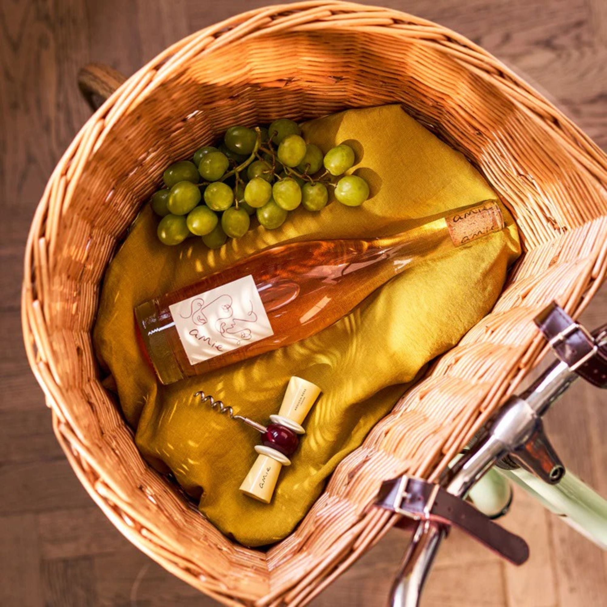 Amie Bow Tie Corckscrew