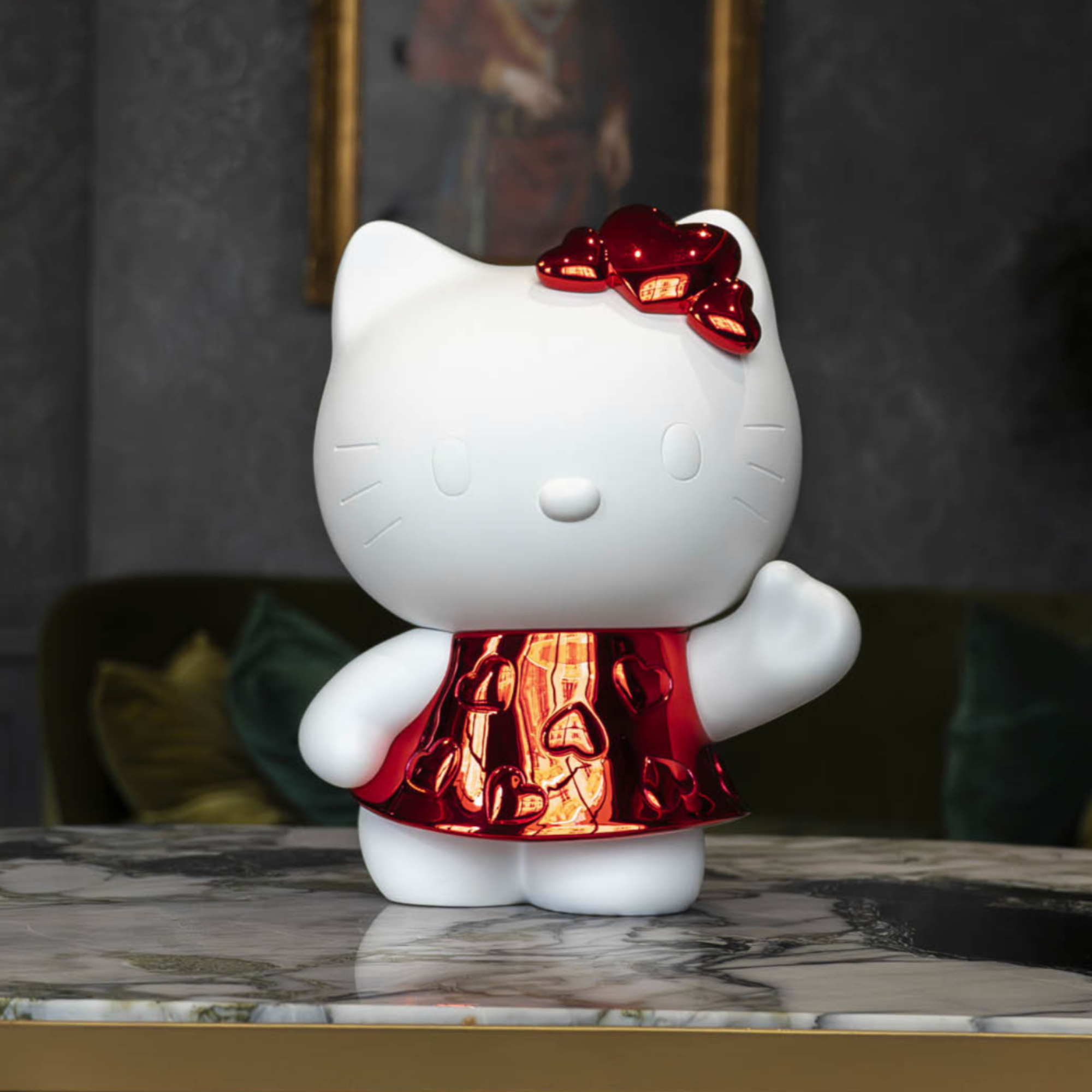 Hello Kitty Heart in Chromed Red