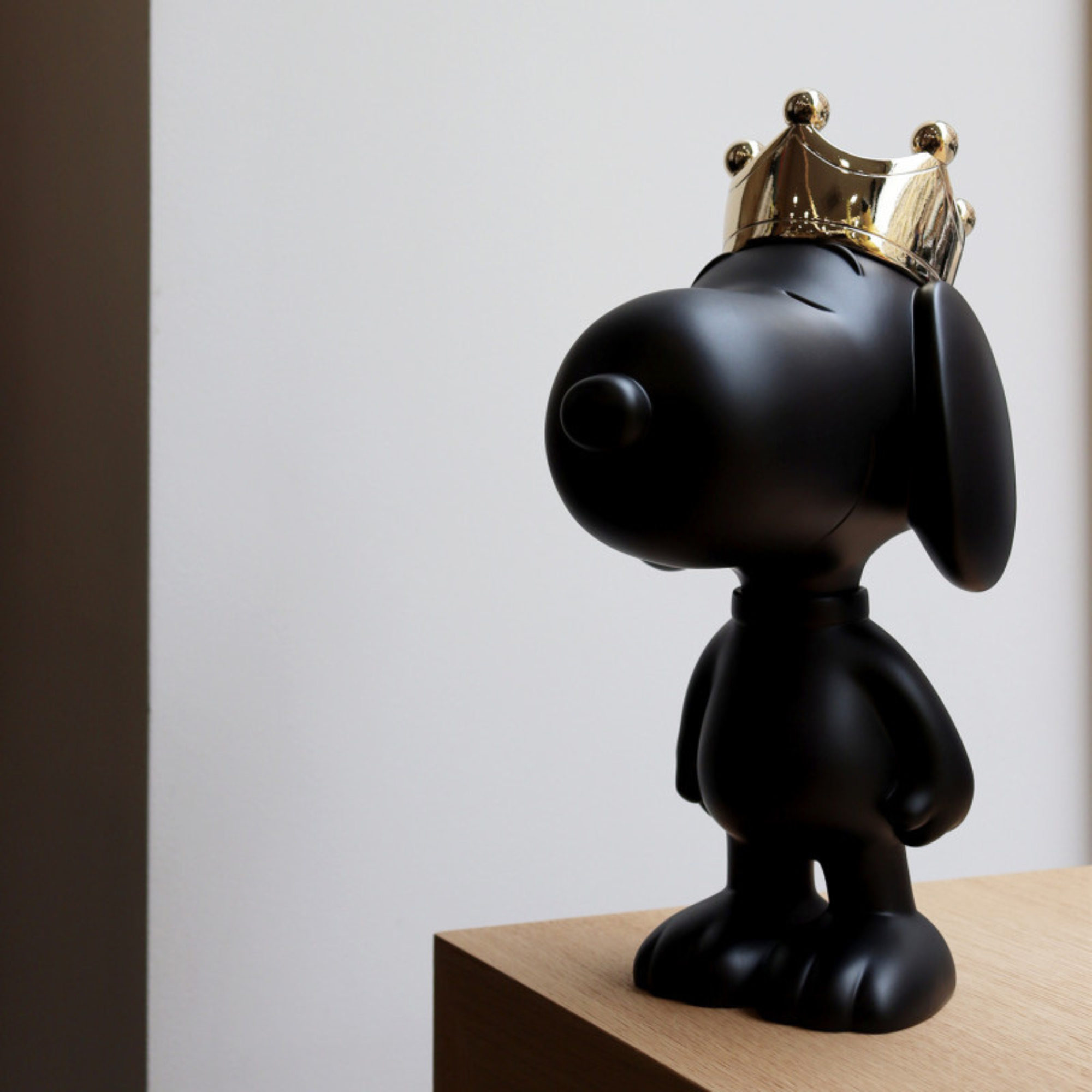 Snoopy Crown Black & Gold