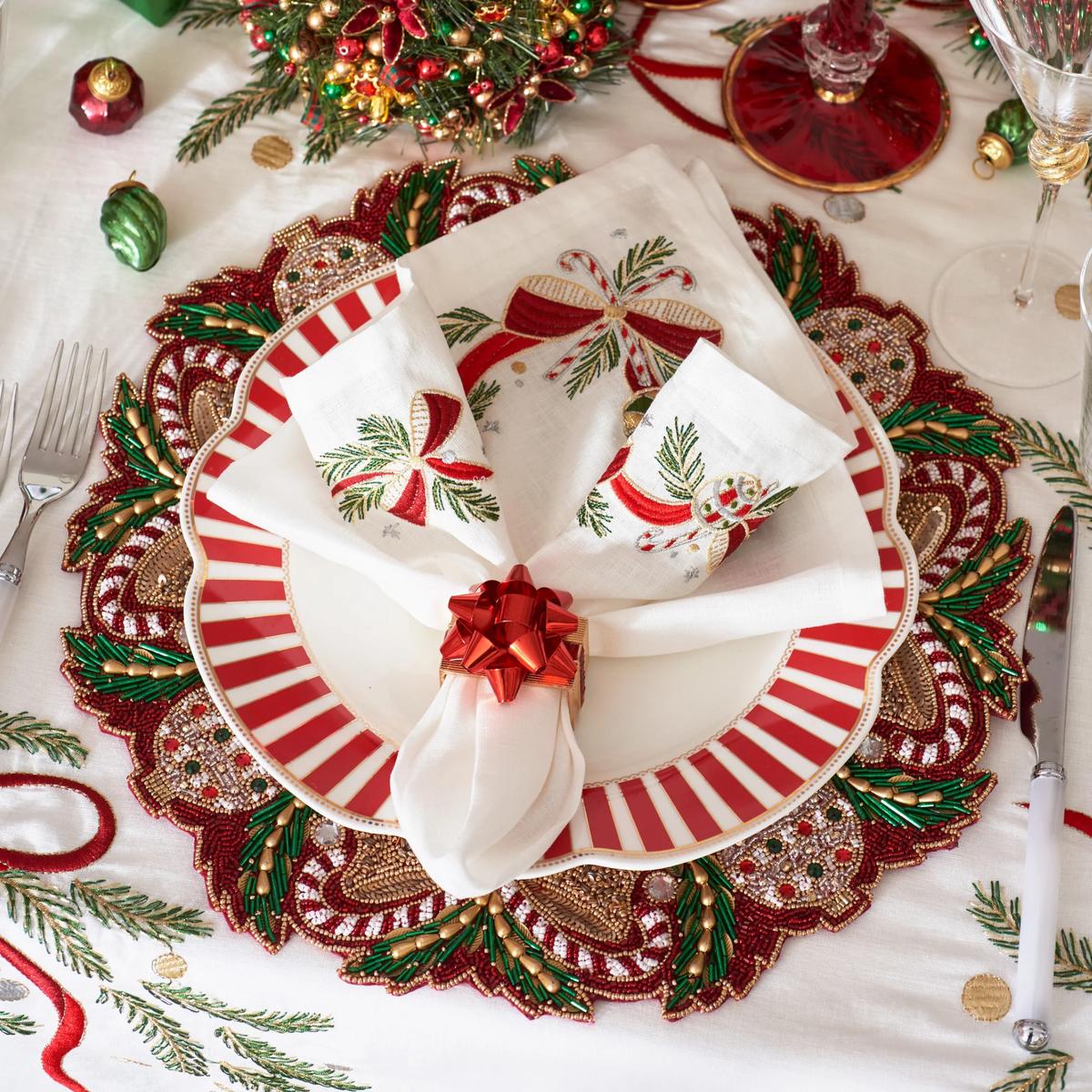 Tinsel Bow Napkin in White, Red & Green - Set of 4