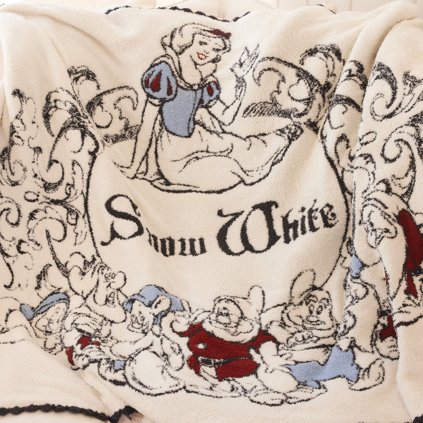 CozyChic Disney Snow White Blanket