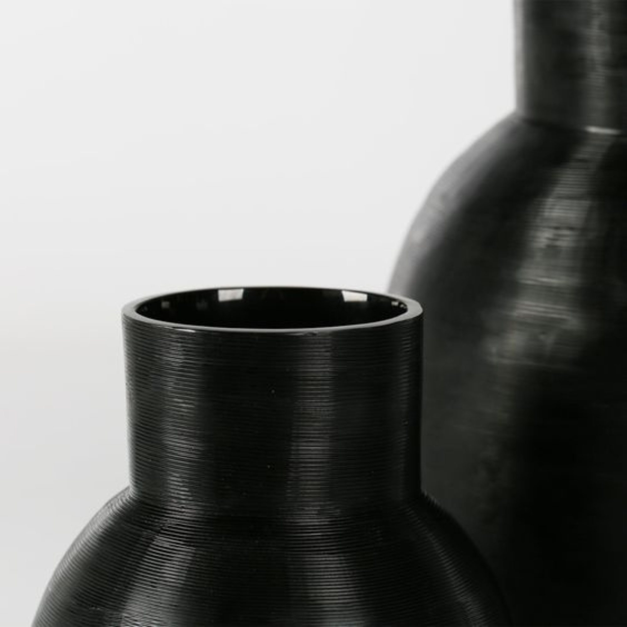 Yeola Vase - Black