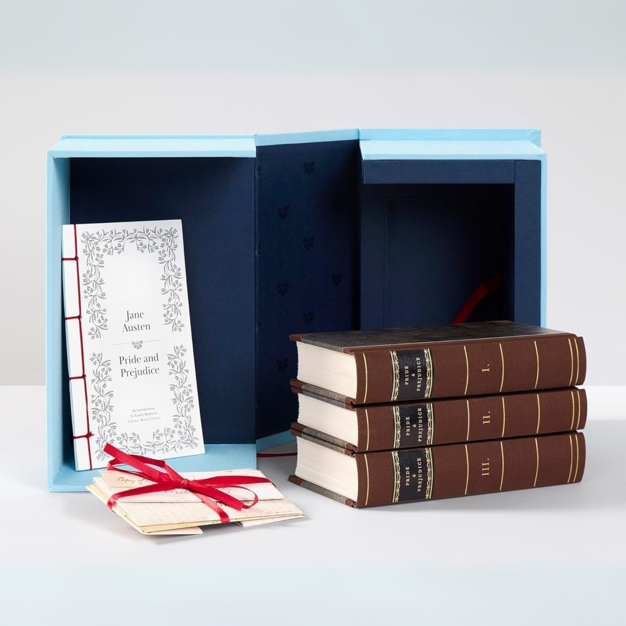 Pride and Prejudice (British Library Deluxe Facsimile Edition)