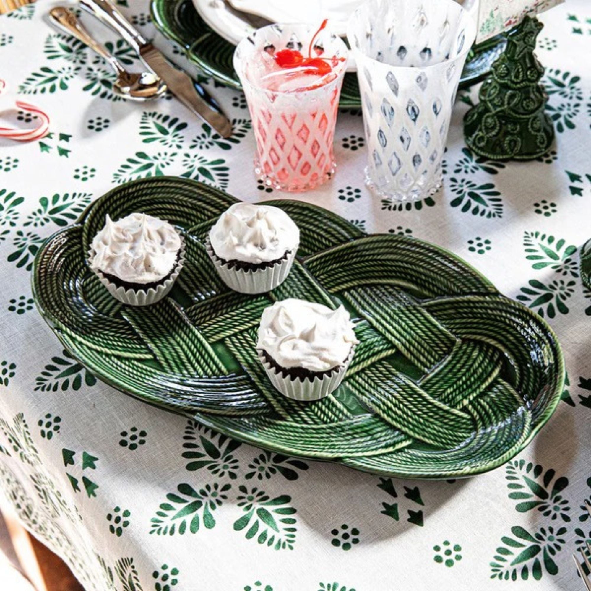 Le Panier Mystic Knot 15" Hostess Tray