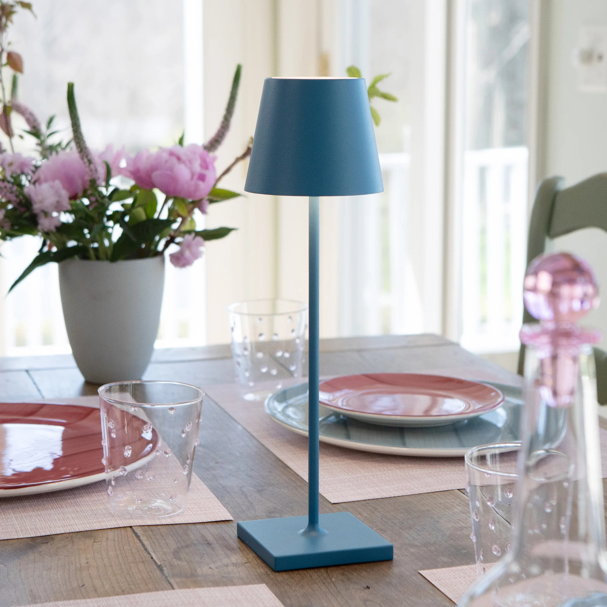 Poldina Pro Table Lamp