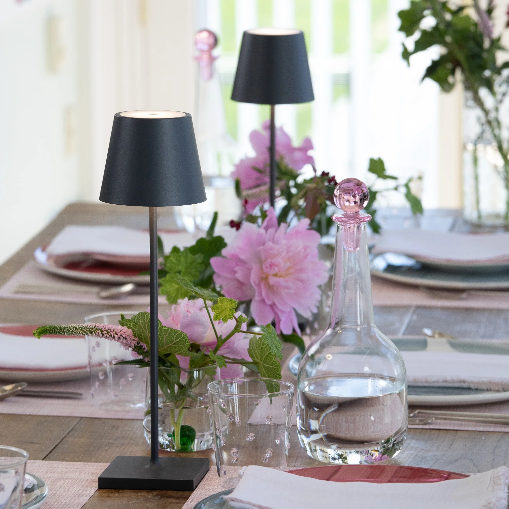 Poldina Pro Table Lamp